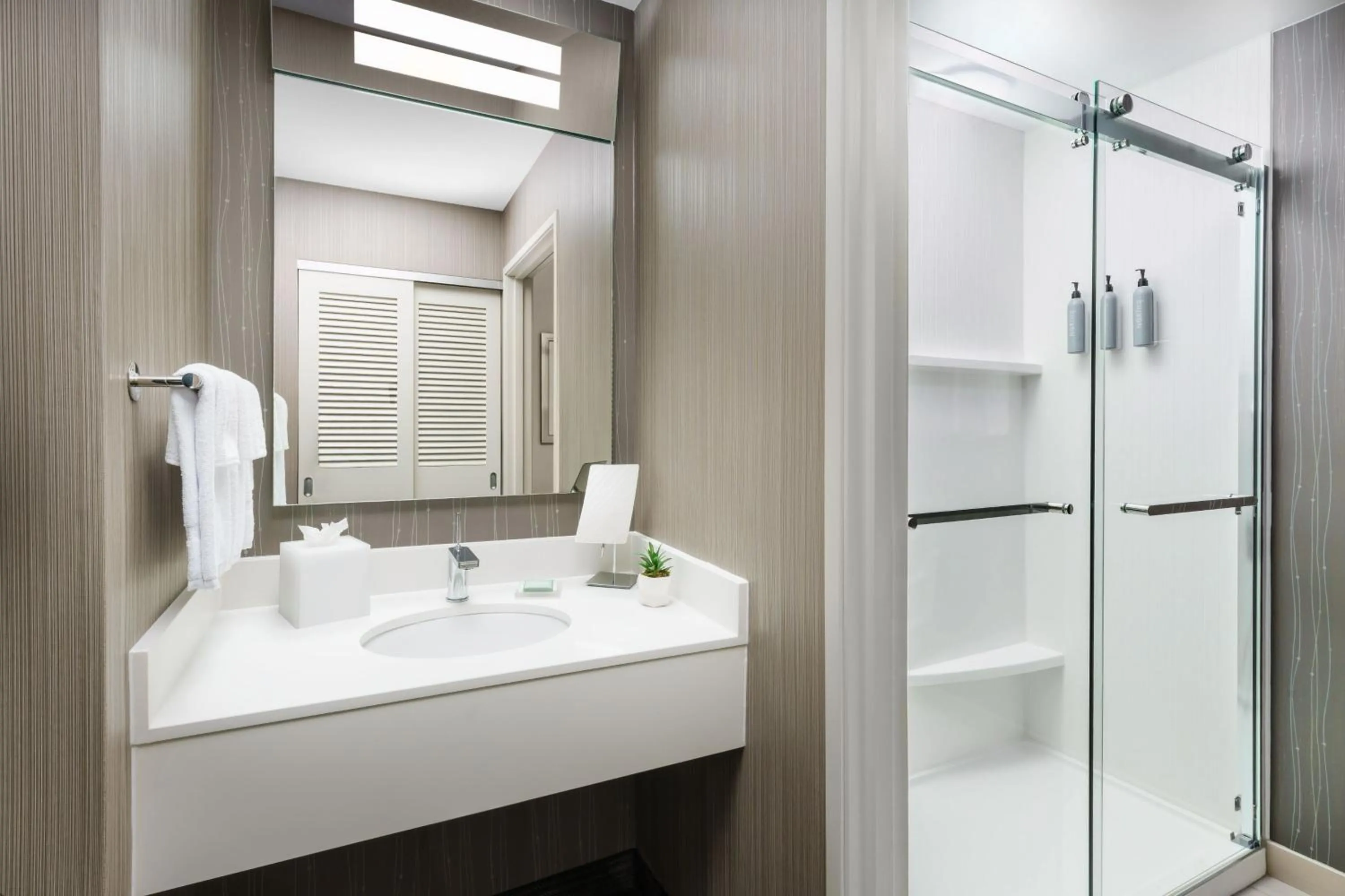 Bathroom in Courtyard by Marriott Dallas Lewisville