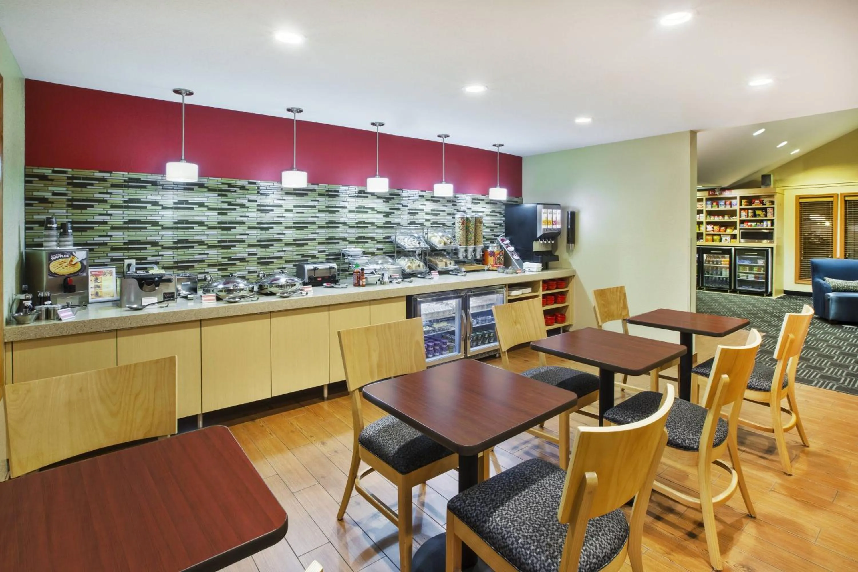 Restaurant/places to eat in TownePlace Suites by Marriott Detroit Livonia