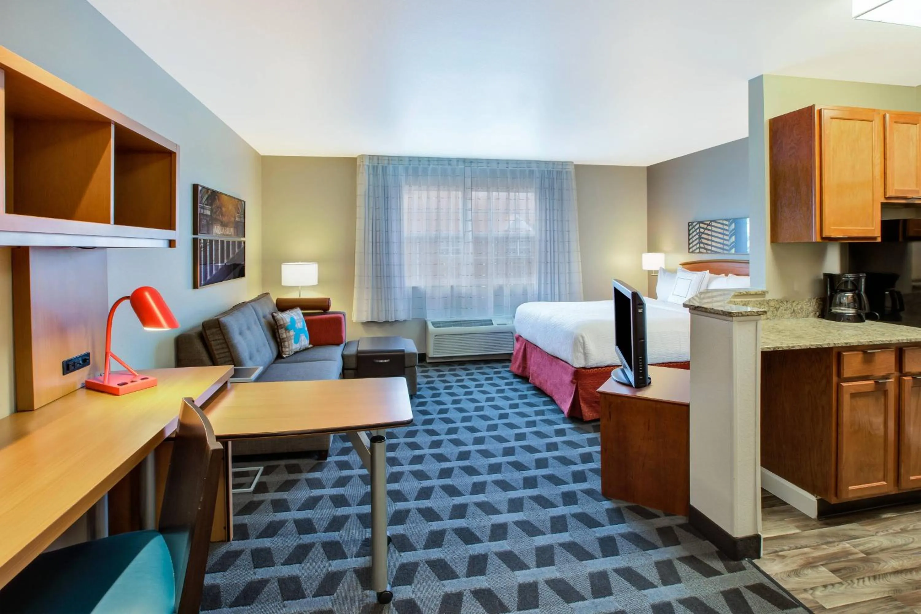 Photo of the whole room, Bed in TownePlace Suites by Marriott Detroit Livonia