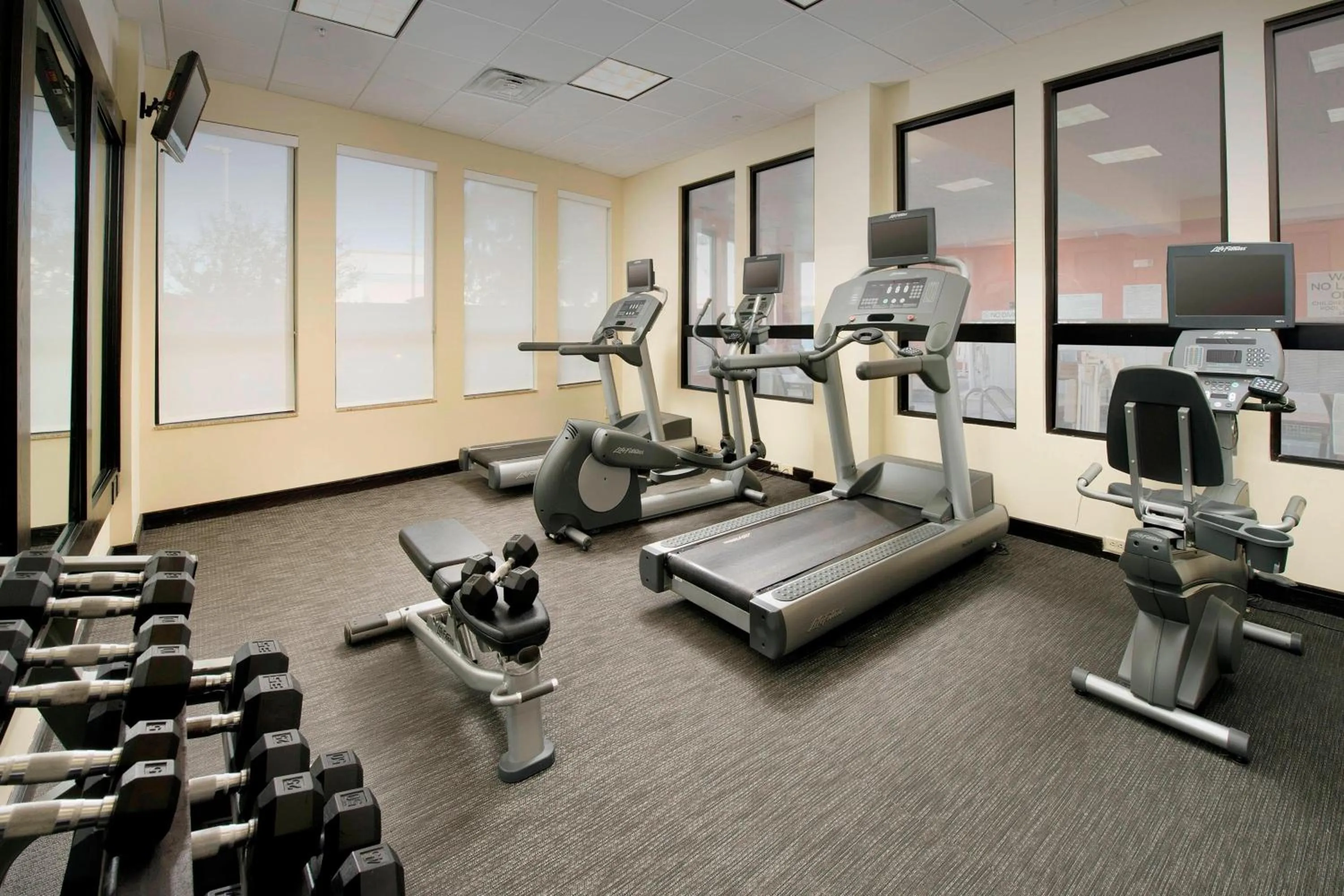 Fitness centre/facilities in Courtyard by Marriott Wichita Falls