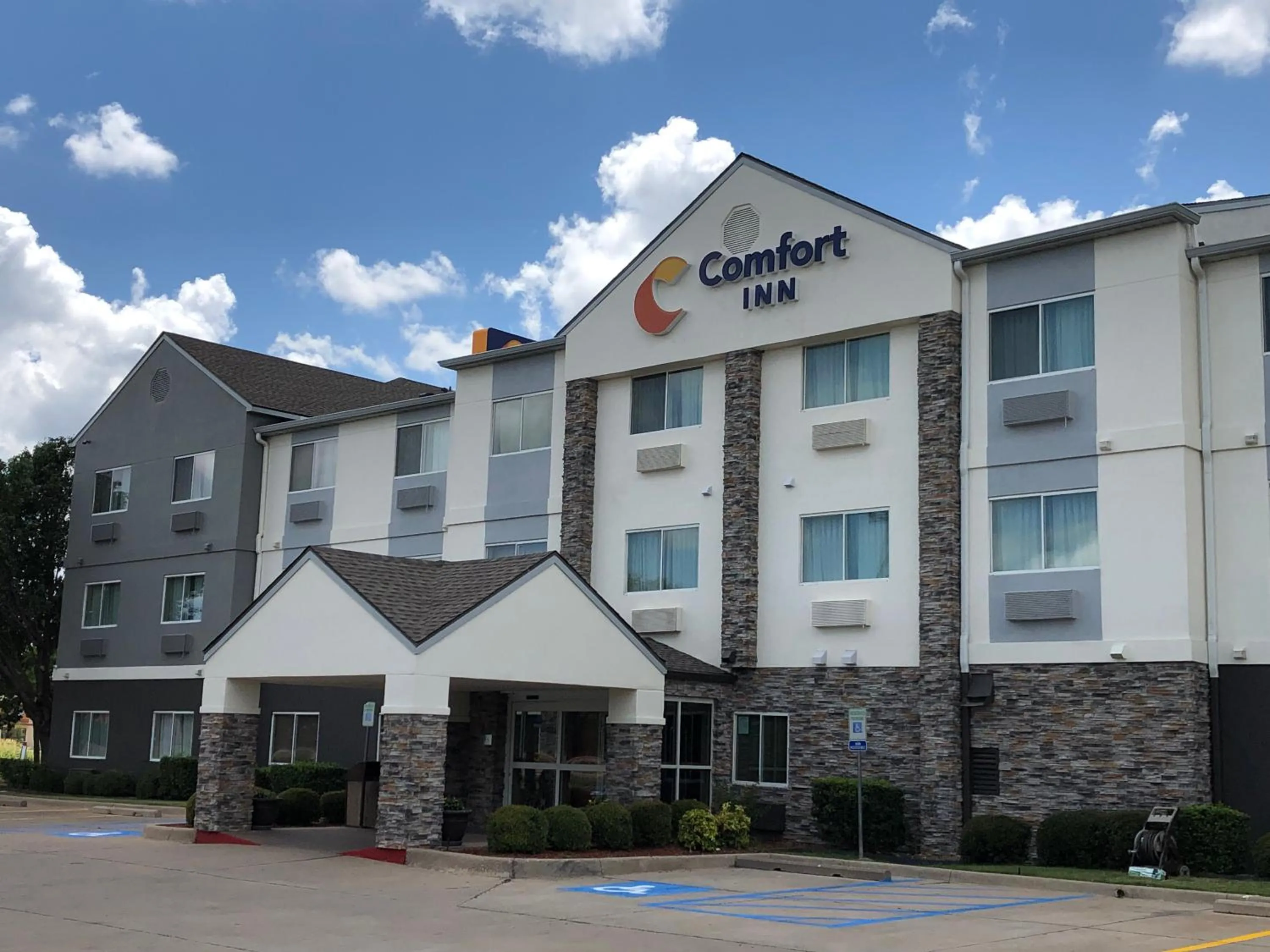Property building in Comfort Inn Wichita Falls Near University