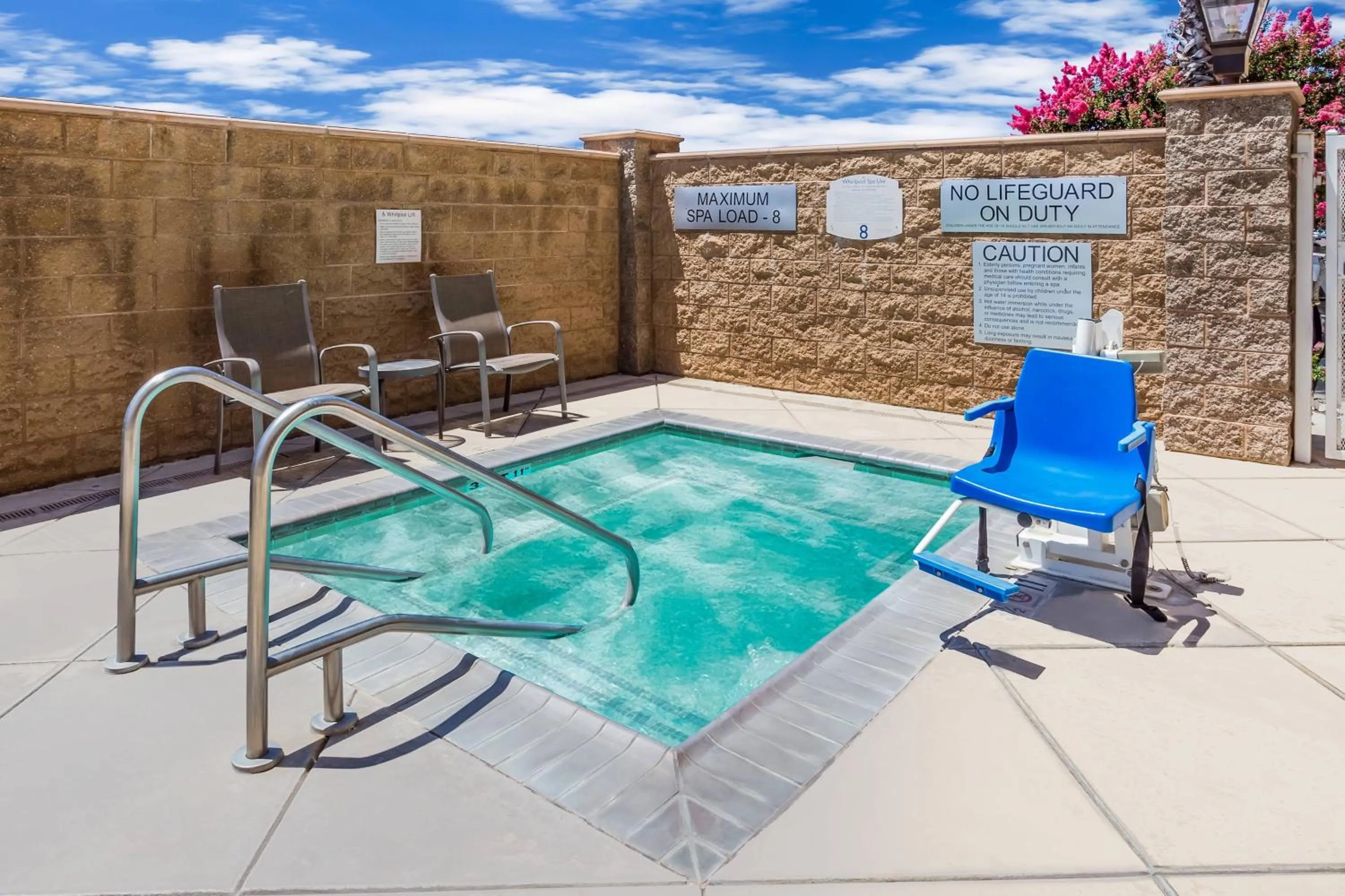 Swimming pool in Fairfield Inn and Suites Turlock