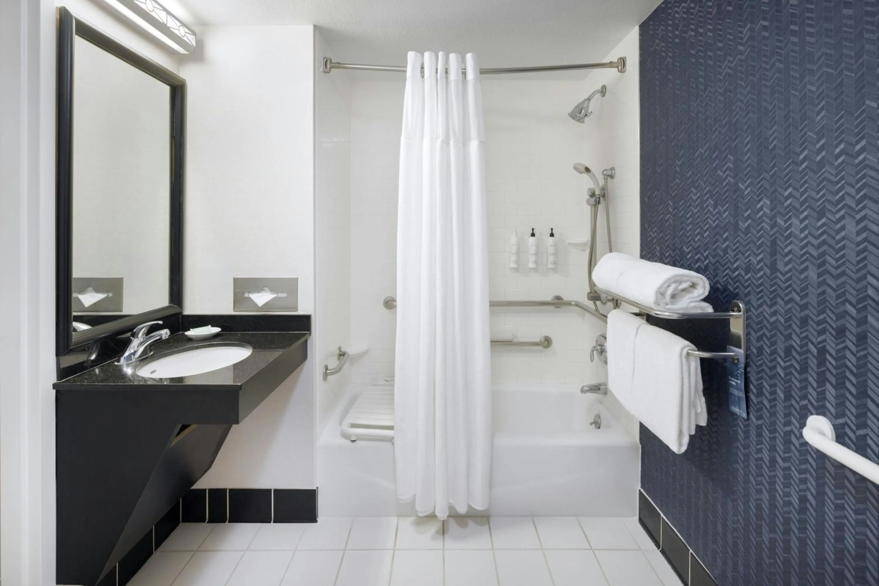 Bathroom, Bed in Fairfield Inn and Suites Turlock