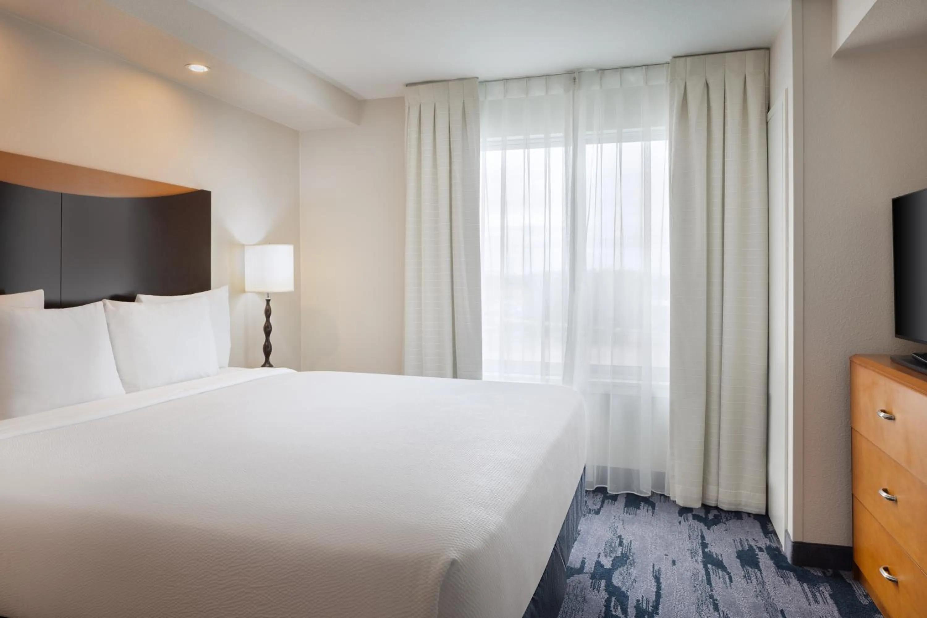 Bed in Fairfield Inn and Suites Turlock