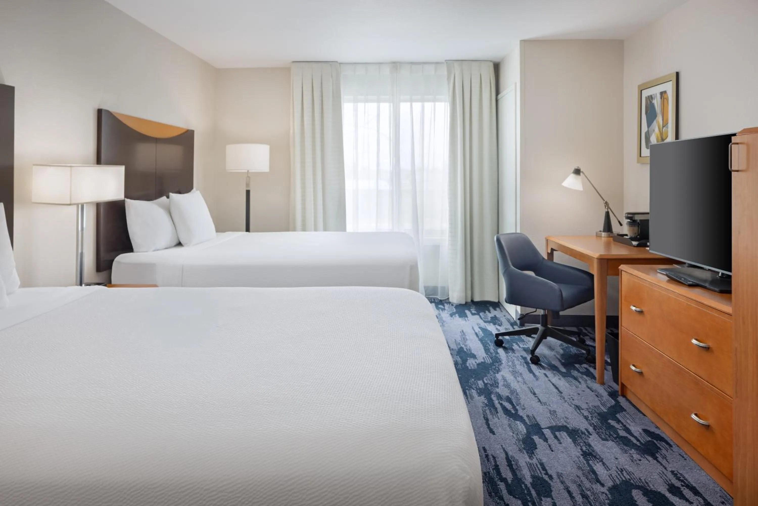 Bed in Fairfield Inn and Suites Turlock