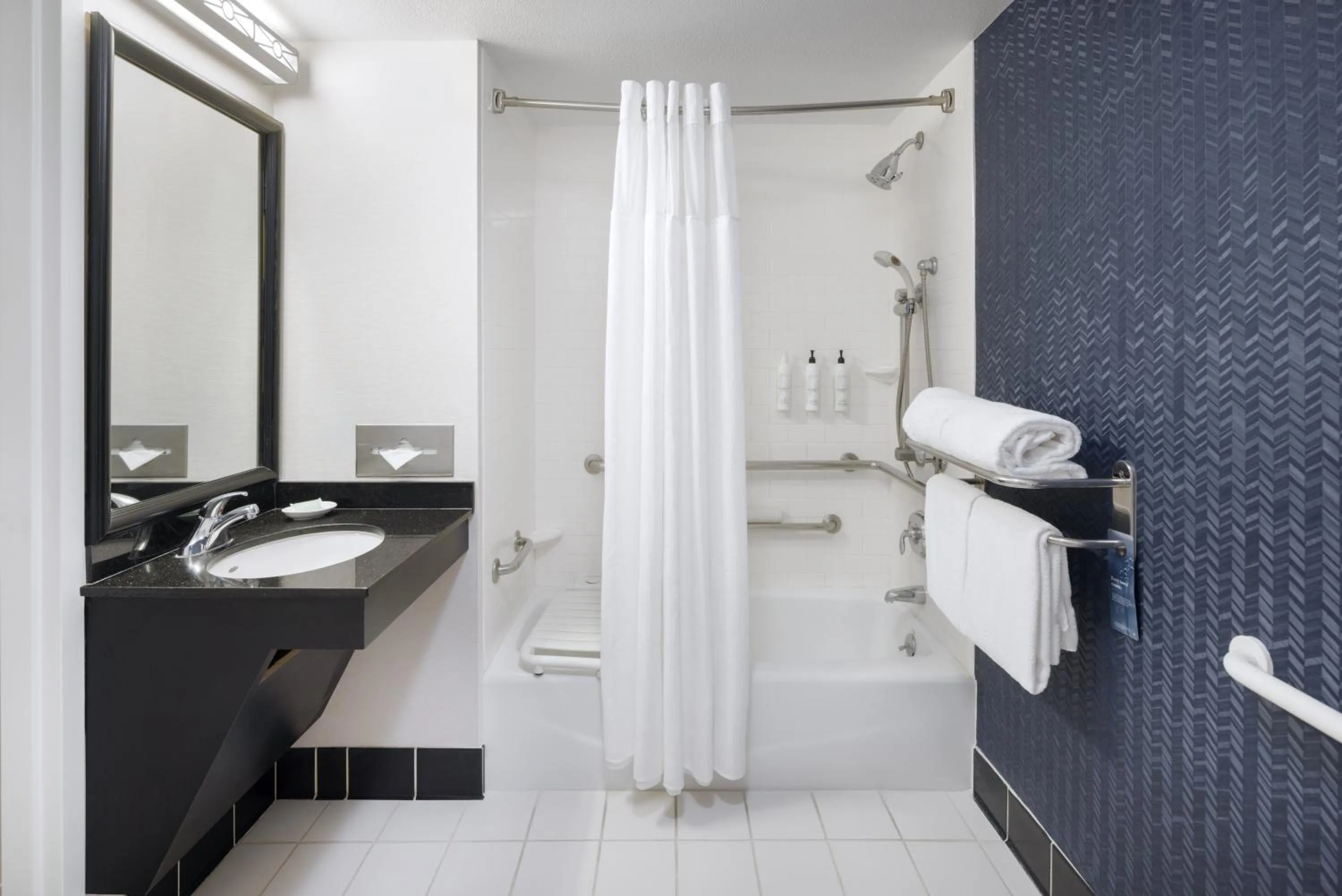 Bathroom, Bed in Fairfield Inn and Suites Turlock