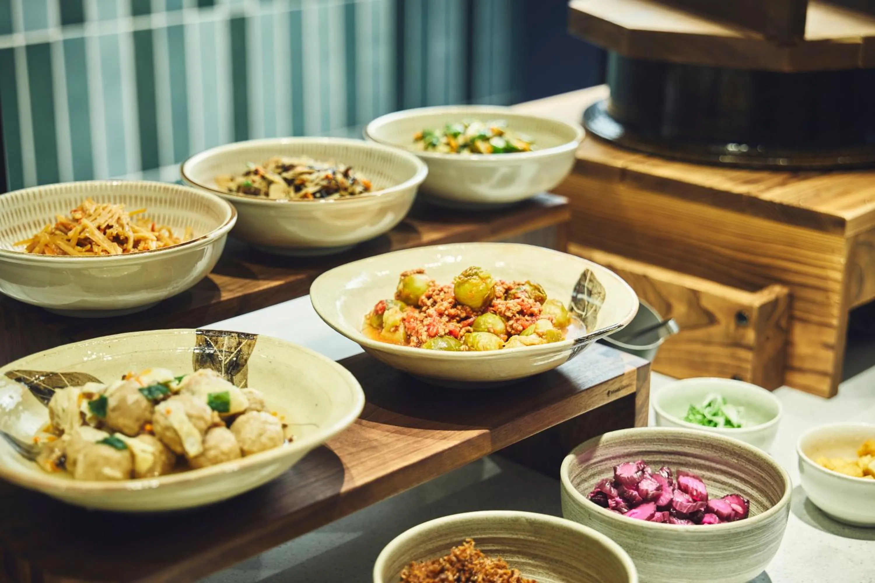 Restaurant/places to eat in Holiday Inn Kyoto Gojo