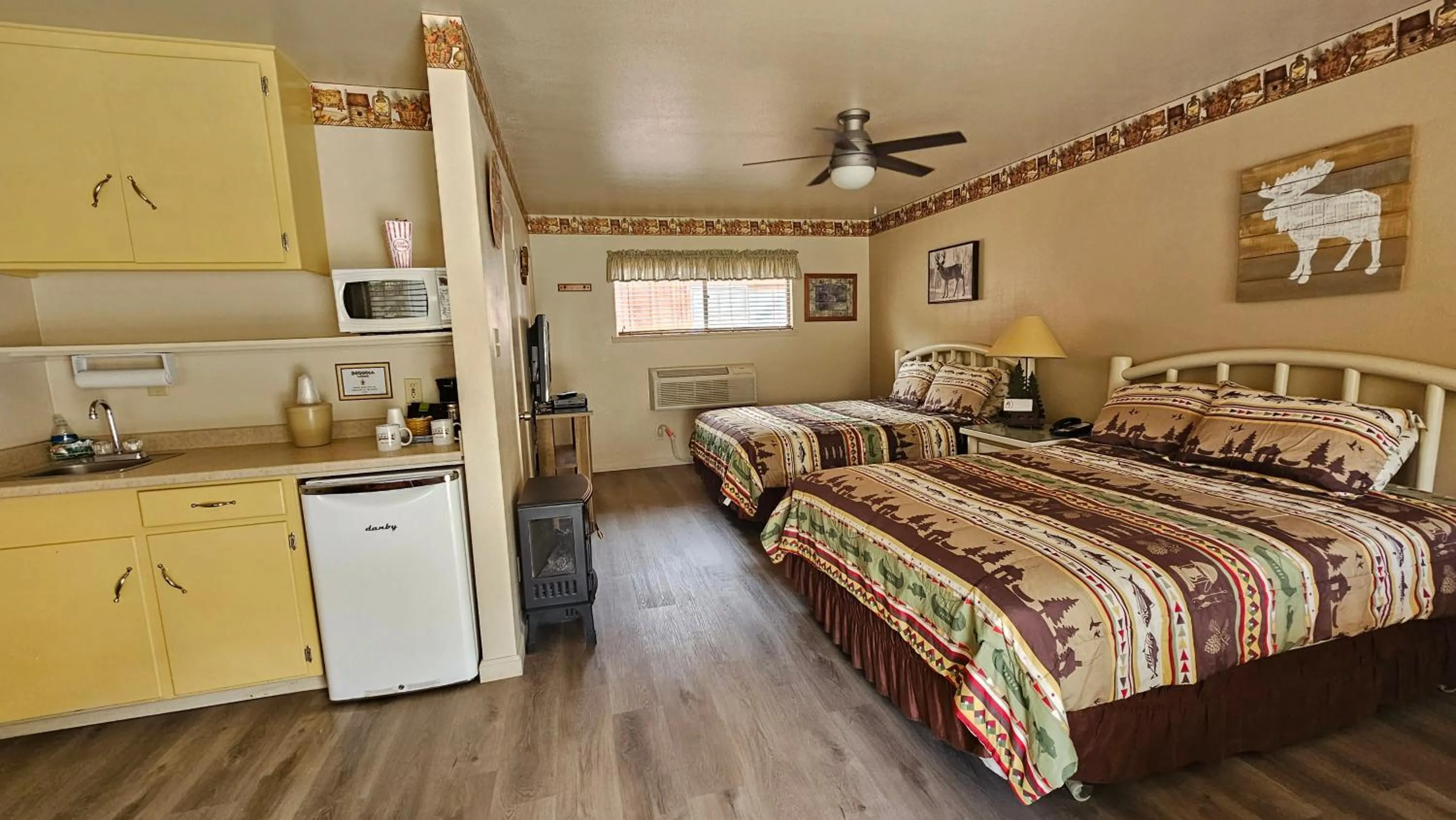 Bed in Sequoia Lodge