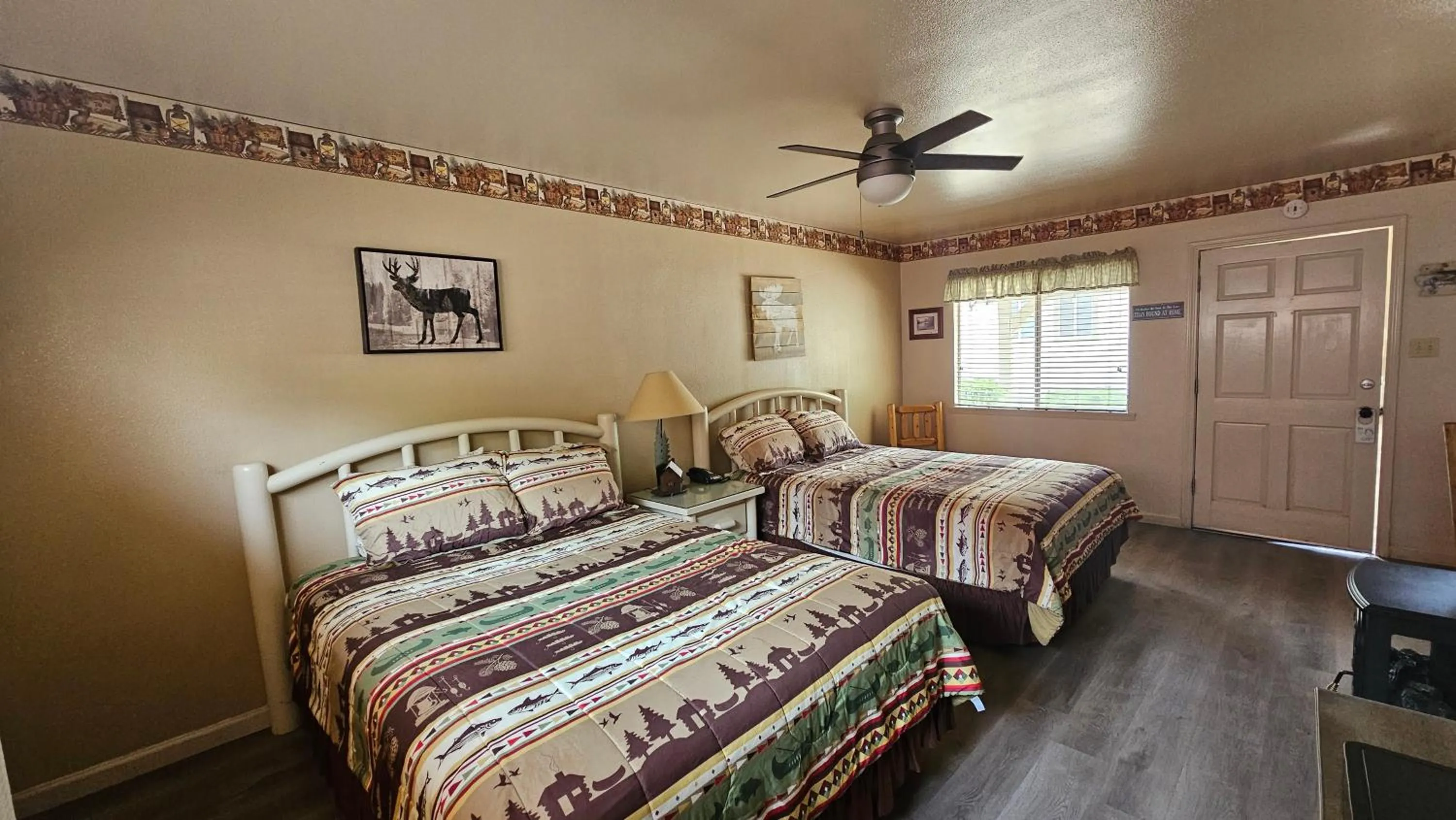 Bed in Sequoia Lodge