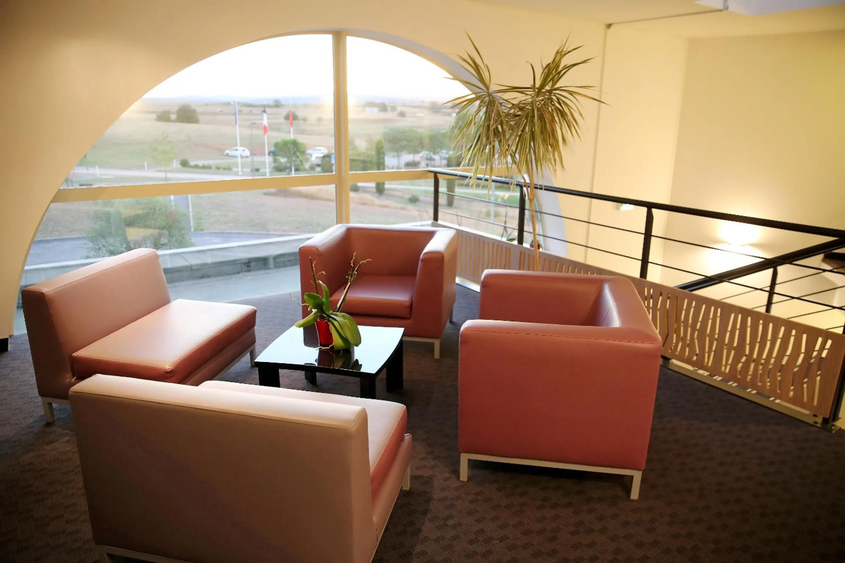 Communal lounge/ TV room in The Originals City, Hôtel Le Causséa, Castres
