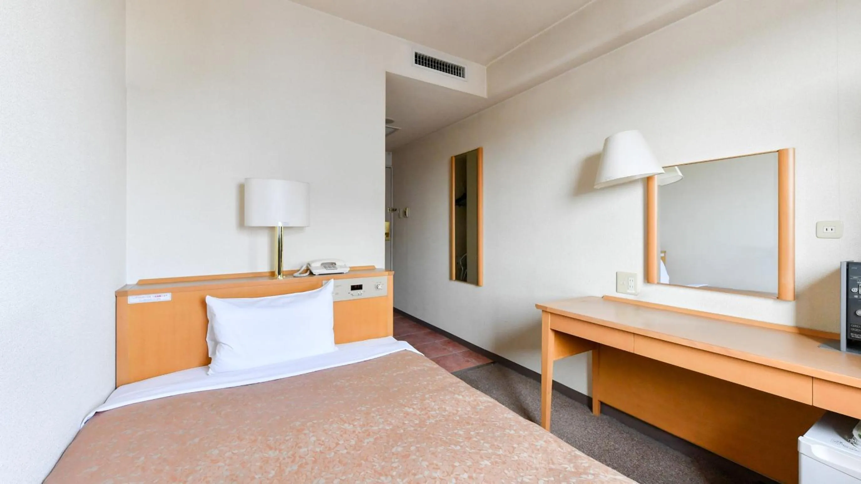 Photo of the whole room, Bed in Okazaki Daiichi Hotel East Wing