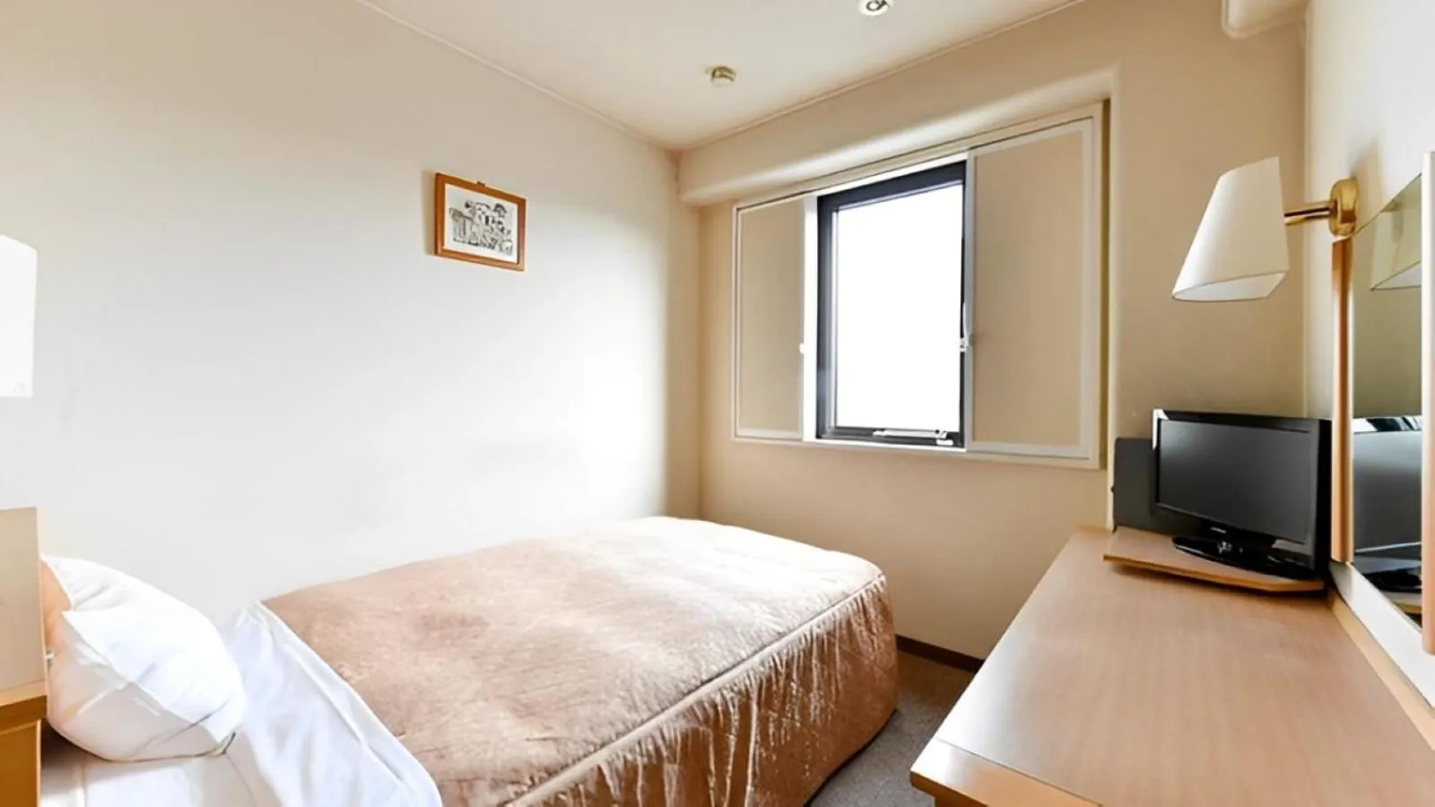 Photo of the whole room, Bed in Okazaki Daiichi Hotel East Wing