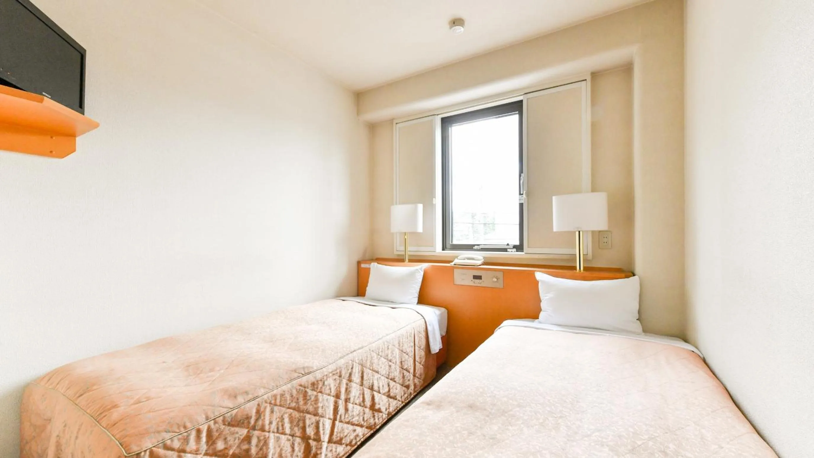 Photo of the whole room, Bed in Okazaki Daiichi Hotel East Wing