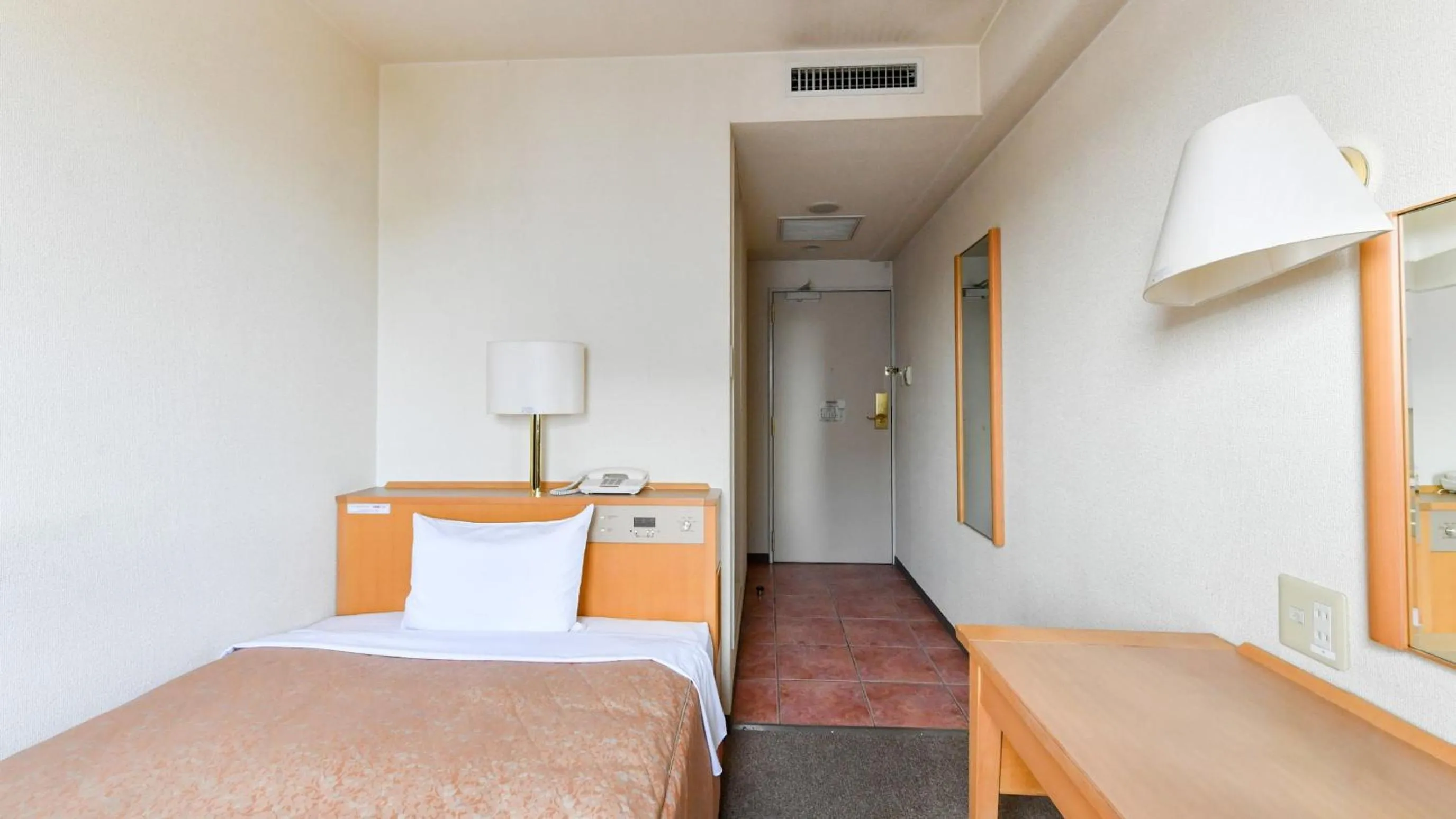 Photo of the whole room, Bed in Okazaki Daiichi Hotel East Wing
