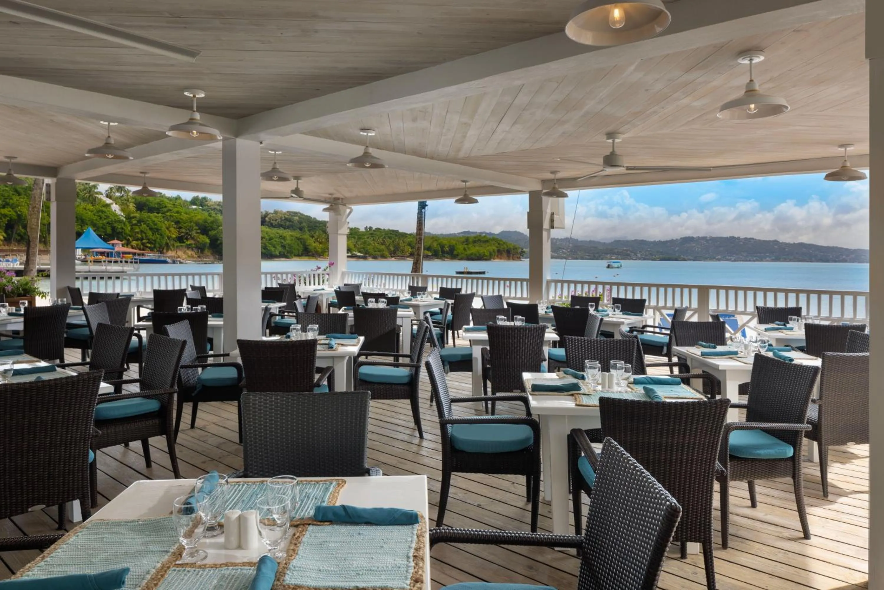Restaurant/places to eat in Windjammer Landing Resort and Residences