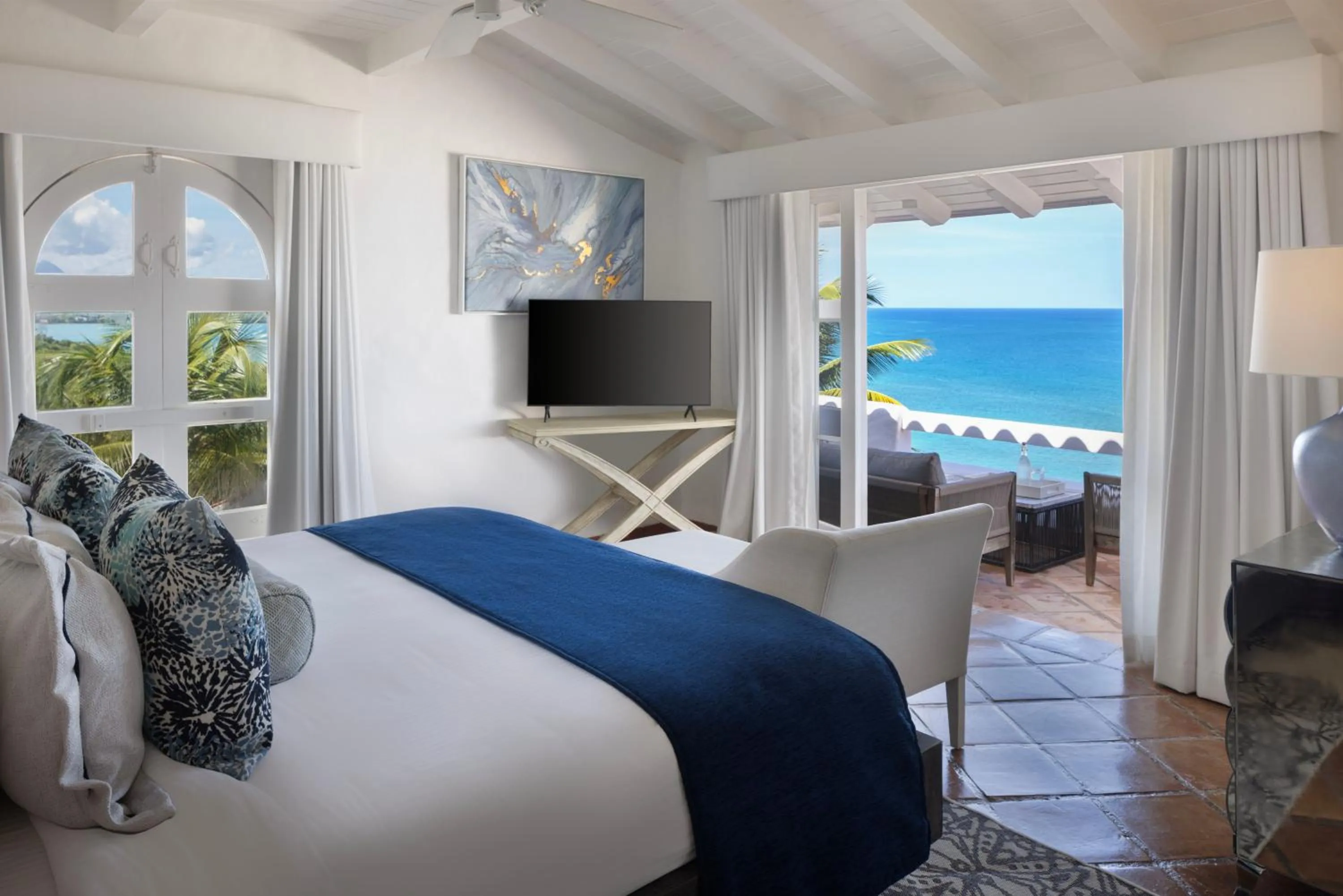 Bed in Windjammer Landing Resort and Residences