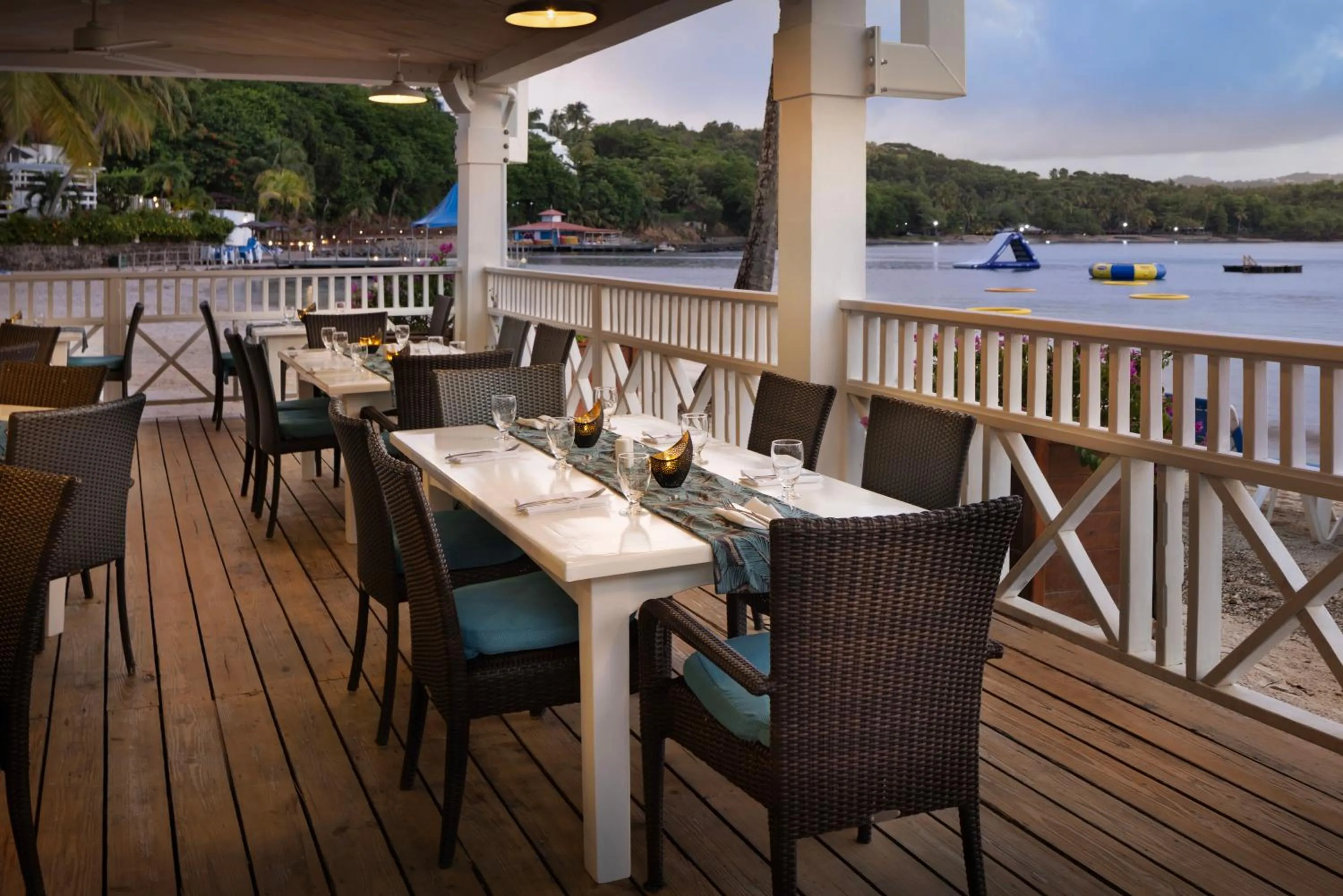 Restaurant/places to eat in Windjammer Landing Resort and Residences