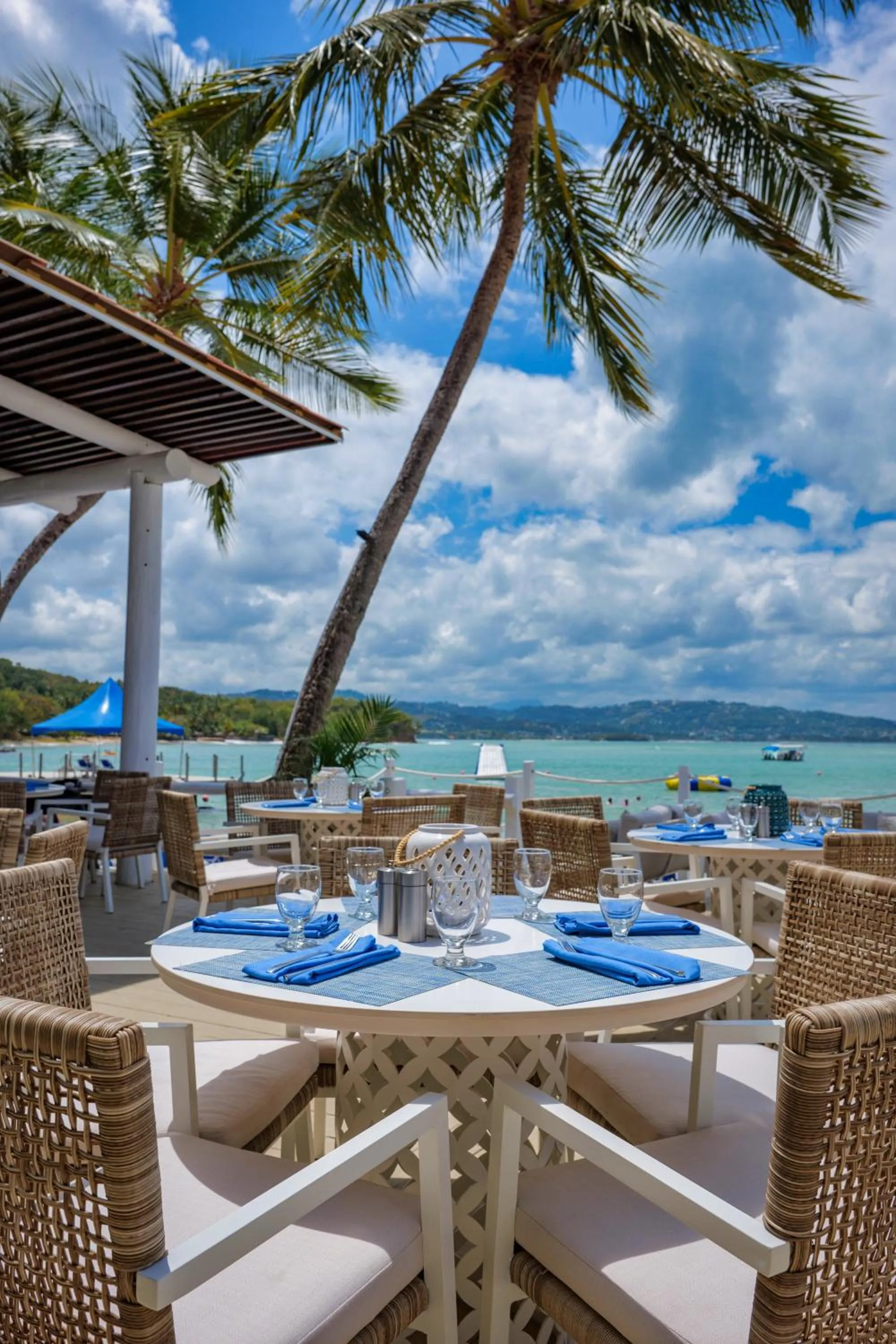 Restaurant/places to eat in Windjammer Landing Resort and Residences