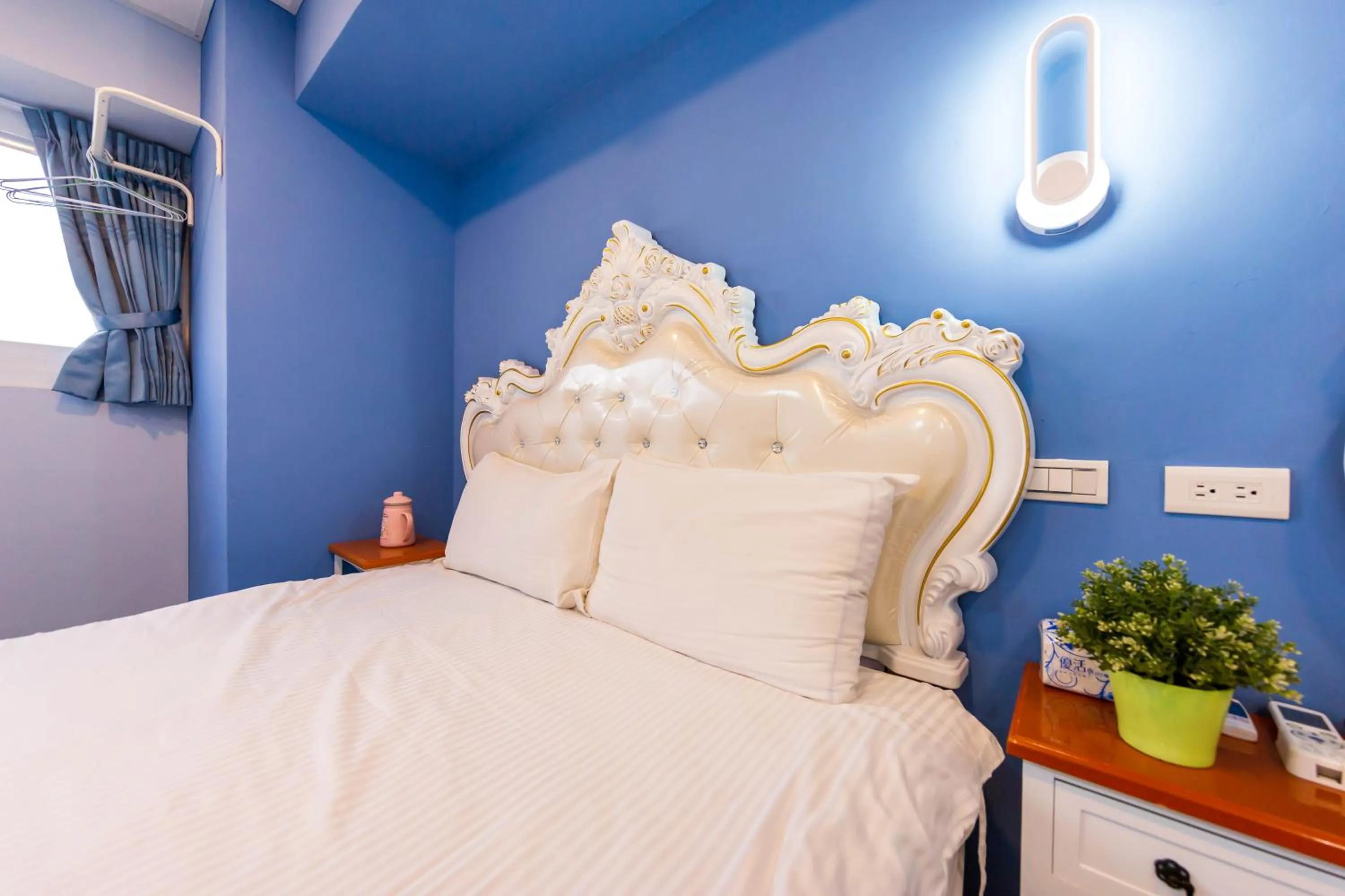 Photo of the whole room, Bed in Liu He Su Hotel