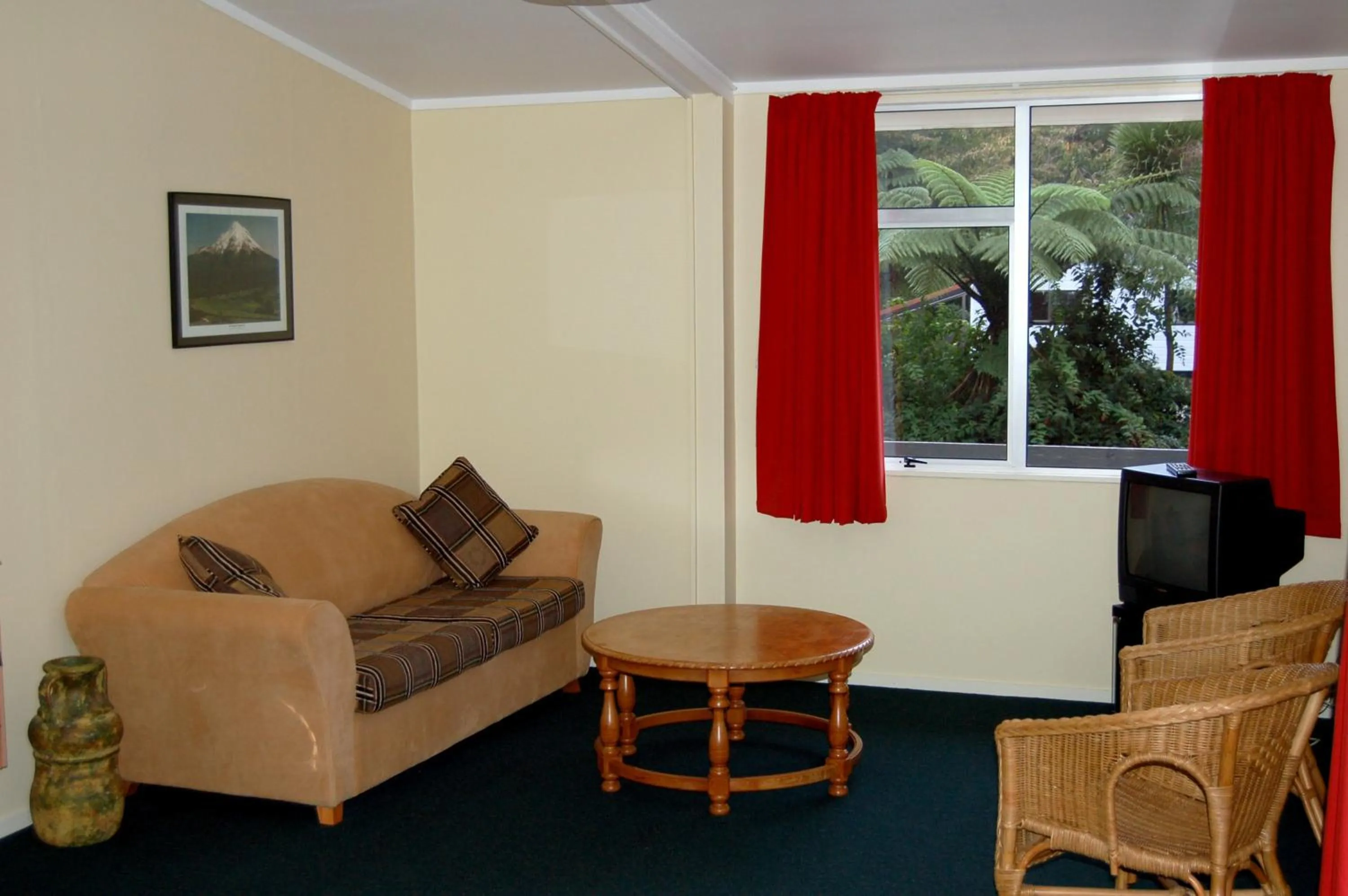 Day in Egmont Eco Leisure Park & Backpackers