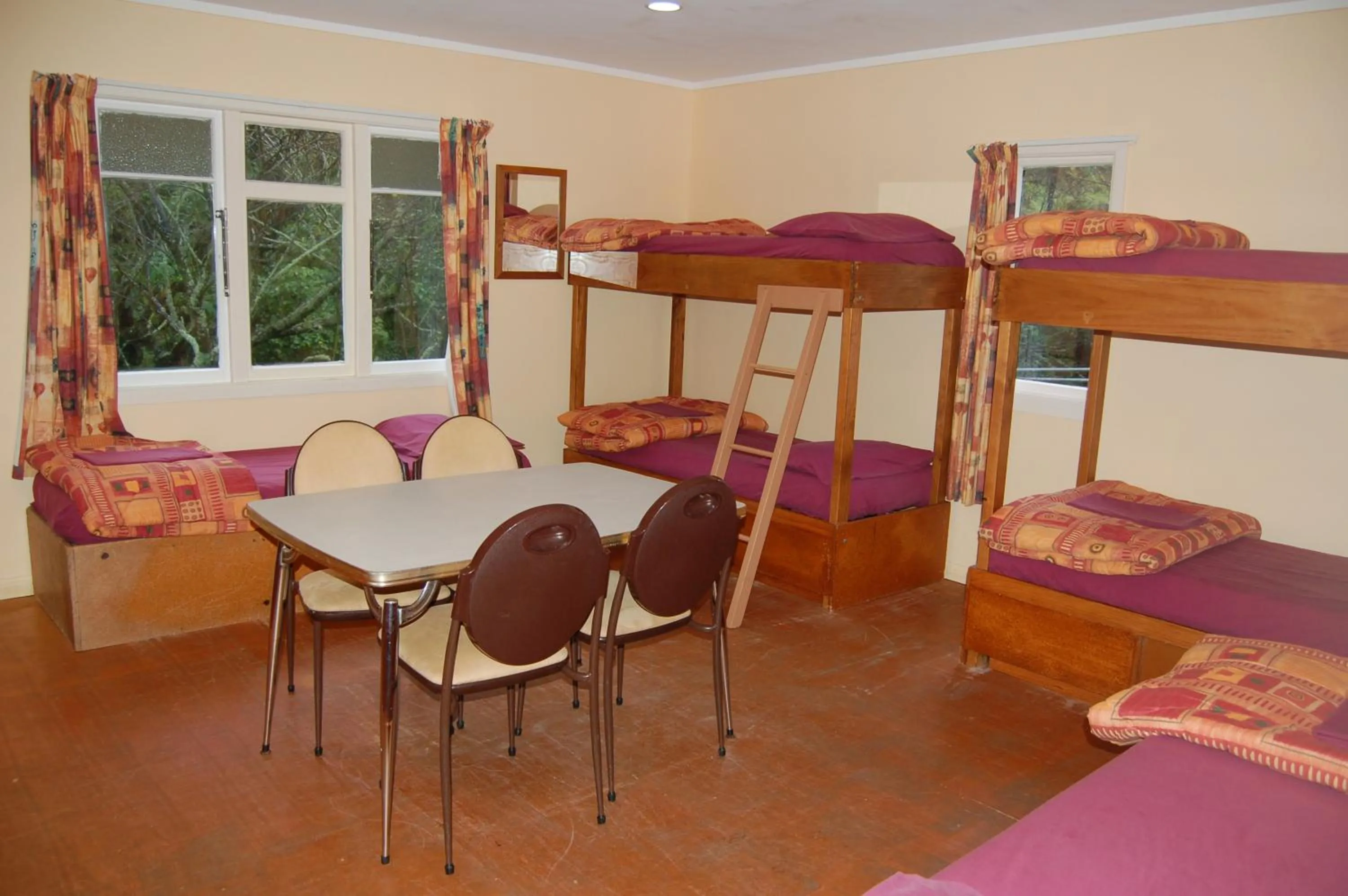 bunk bed, Bed in Egmont Eco Leisure Park & Backpackers