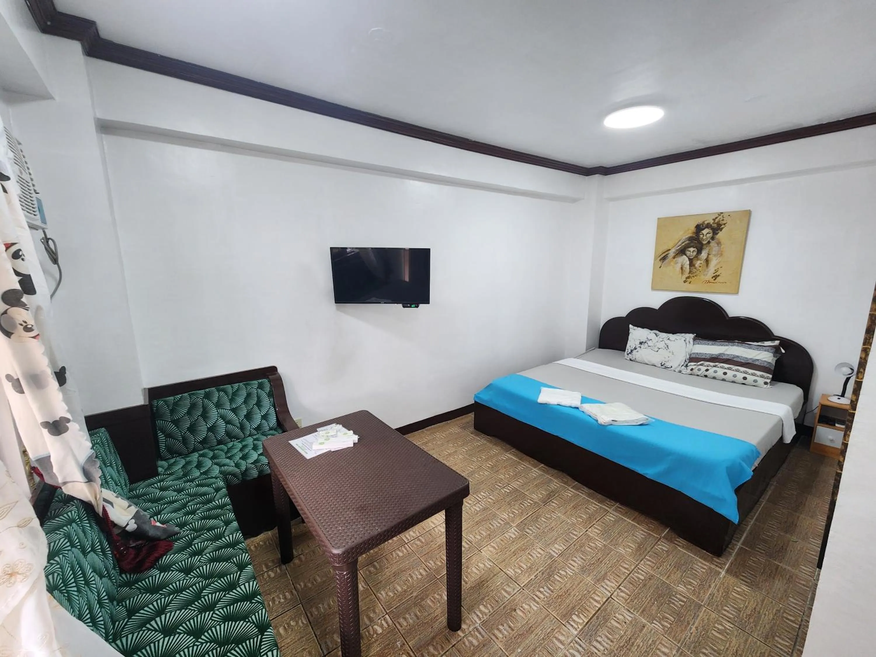 Bed in MB's Garden Inn