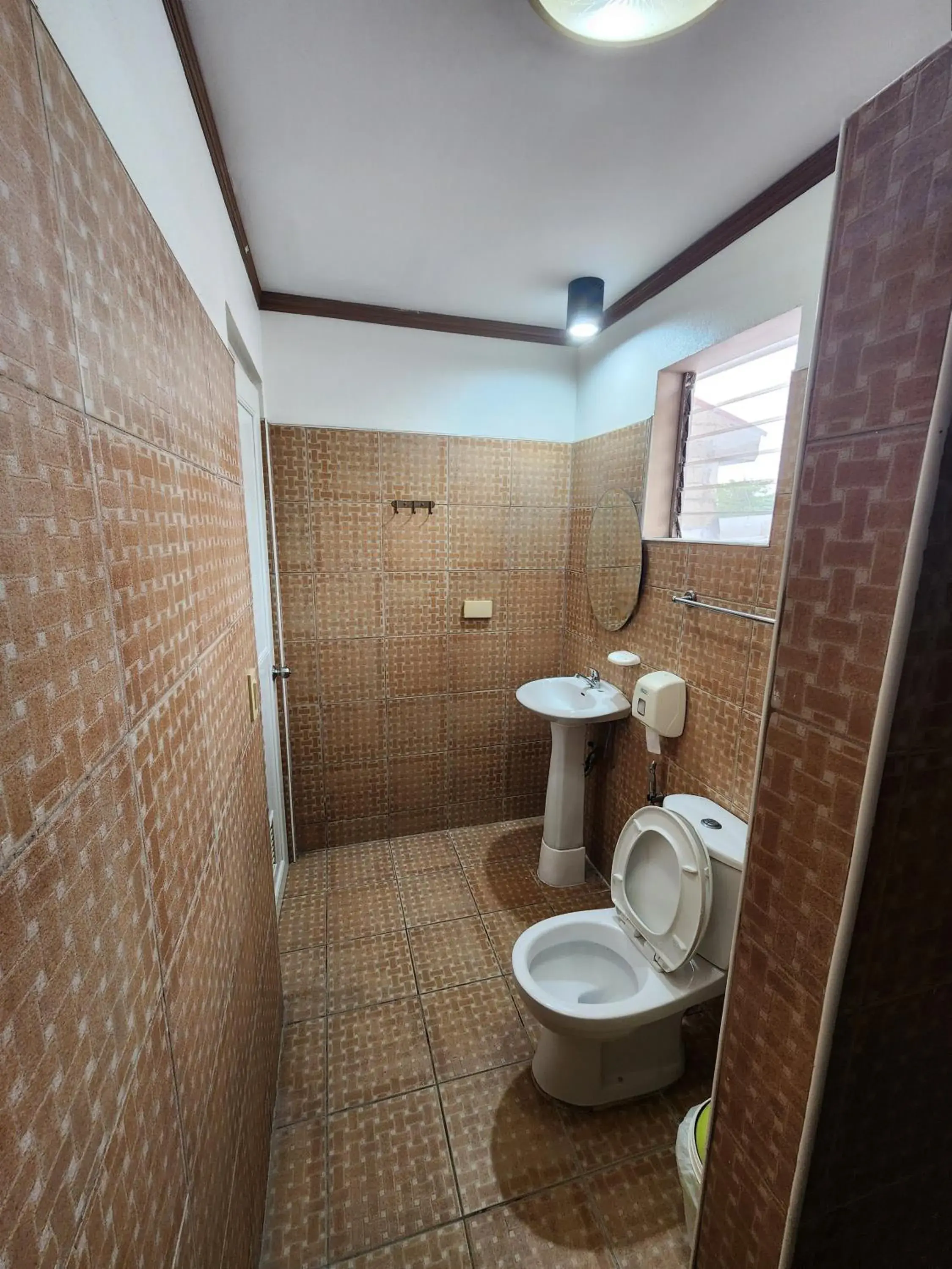 Deluxe Double Room in MB's Garden Inn Deluxe Double Room in MB's Garden Inn