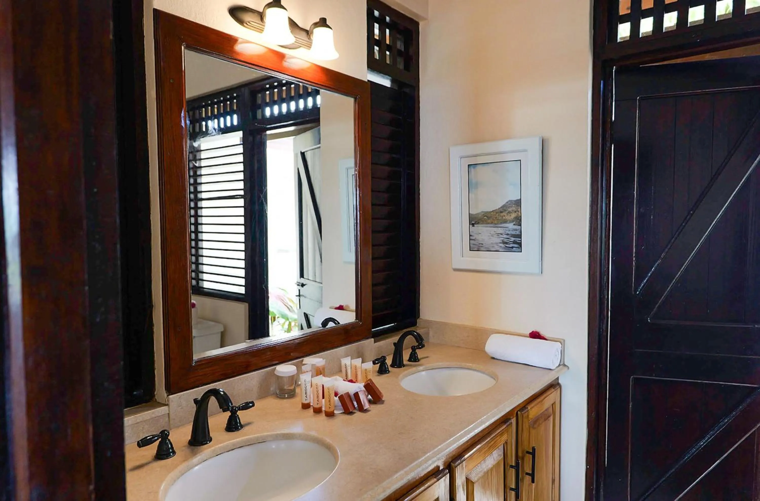 Bathroom in Stonefield Villa Resort