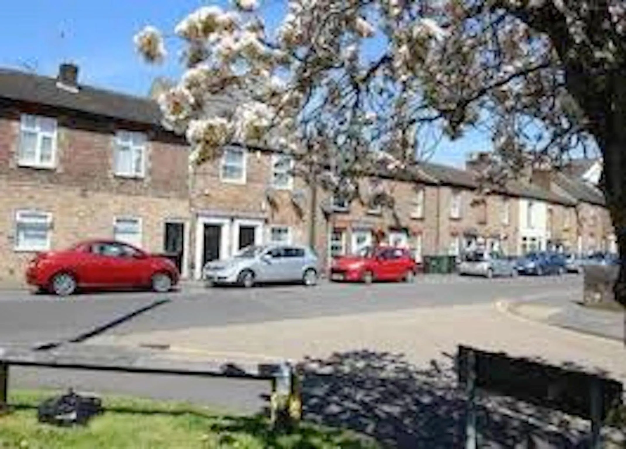 Property building in Hastings House - Modern 2 Bedroom House in Central Luton & Near Airport