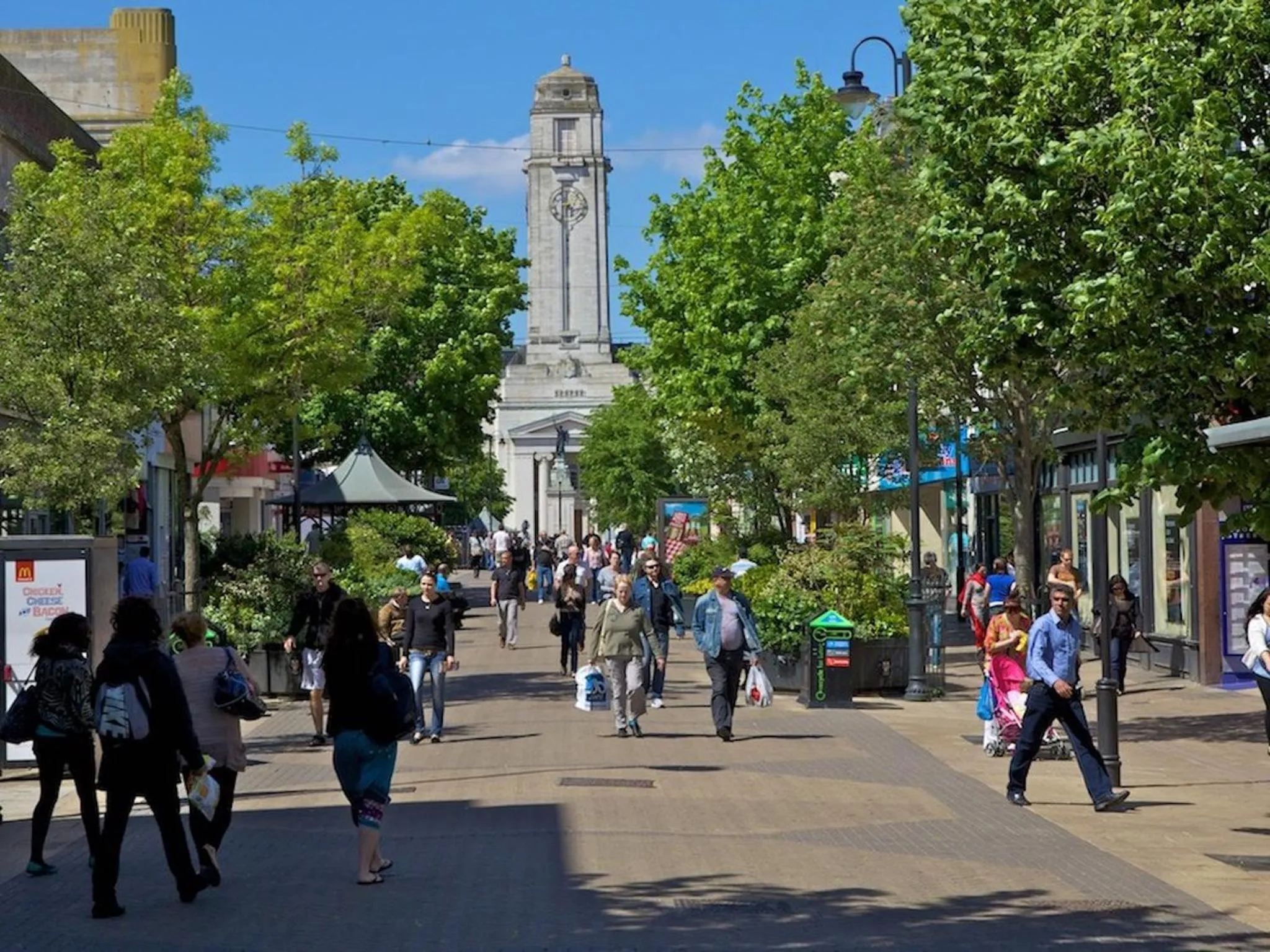 Shopping Area in Hastings House - Modern 2 Bedroom House in Central Luton & Near Airport