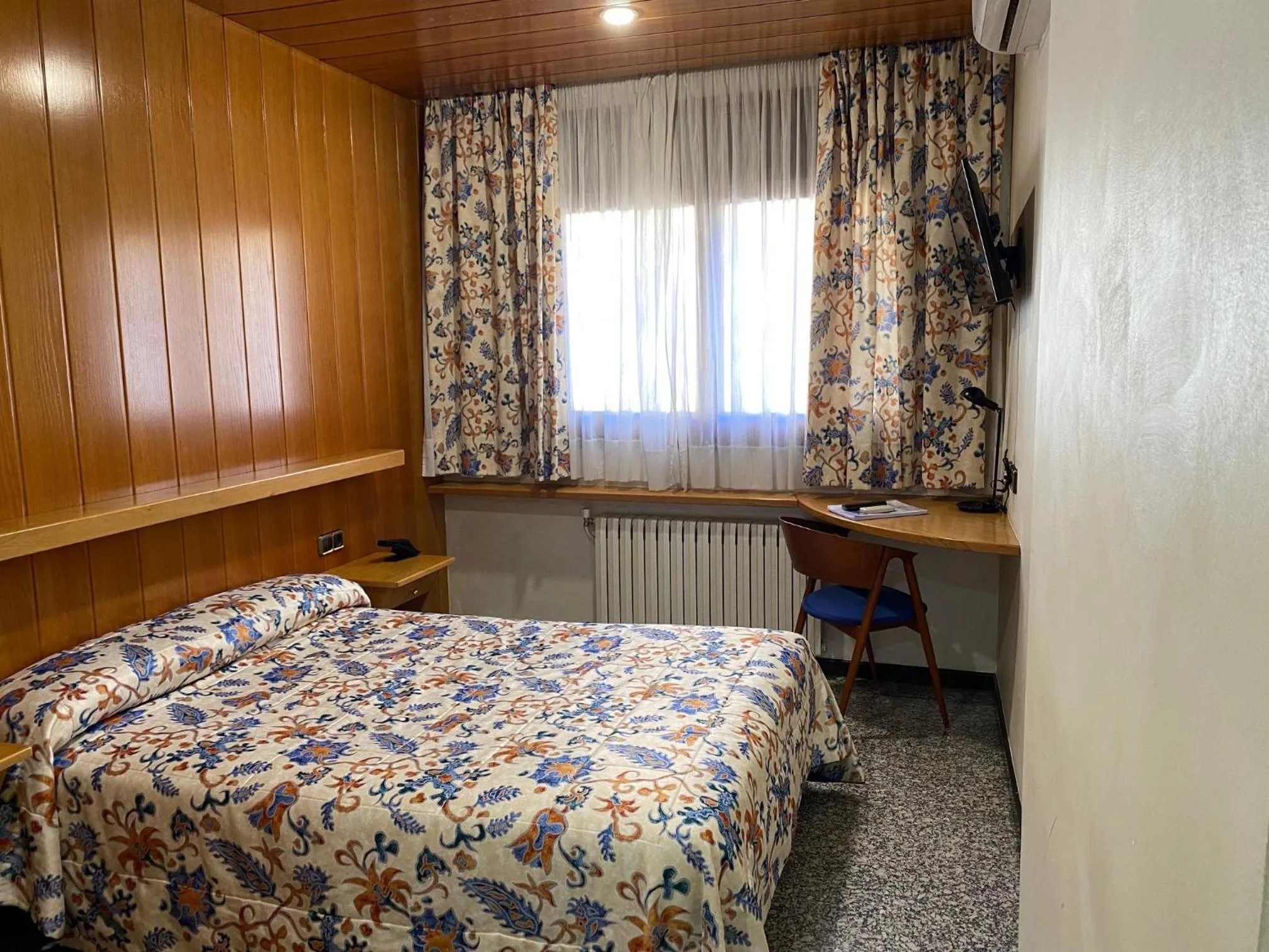 Bed in Hotel Sant Antoni