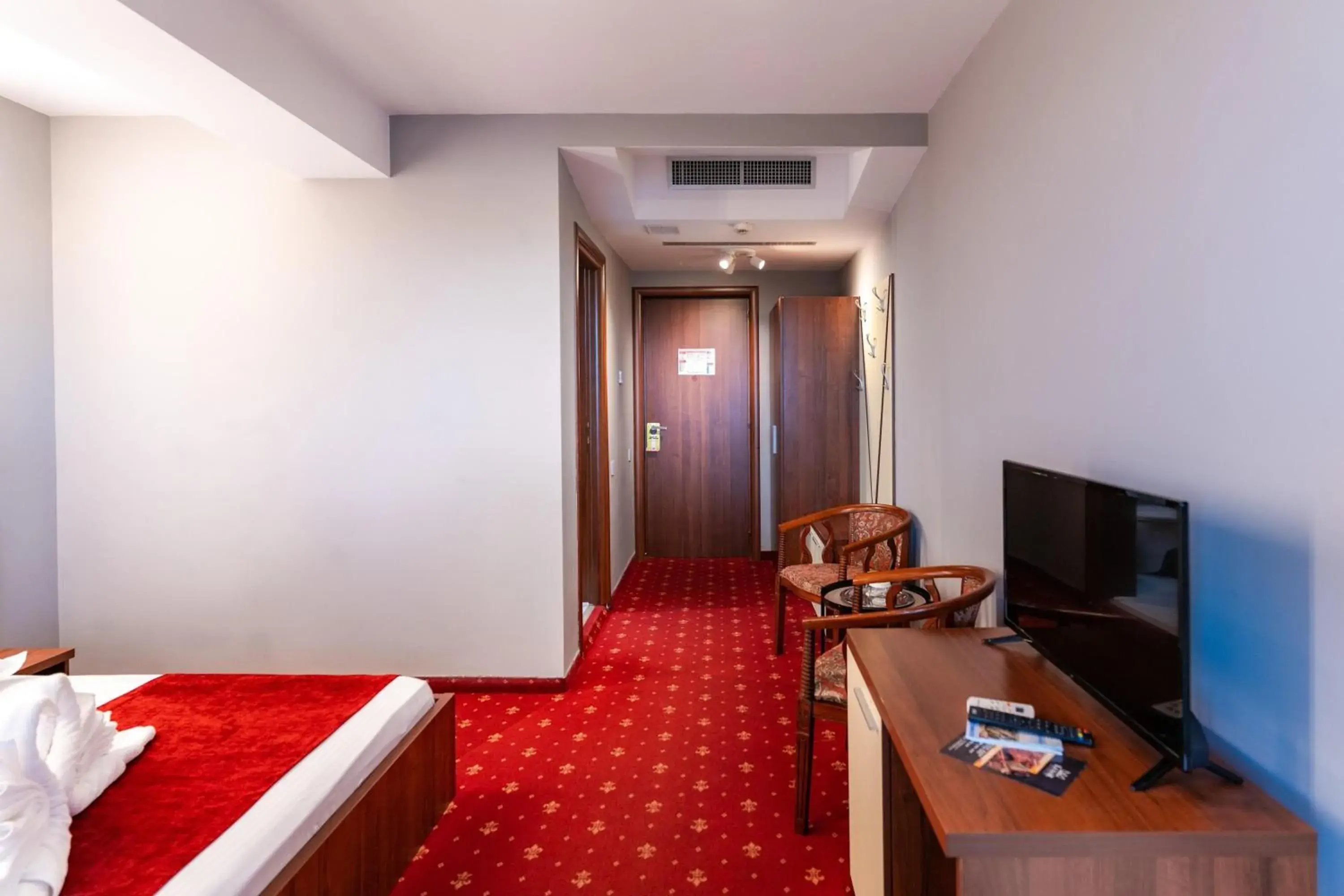 King Room with Balcony in Hotel Luxor King Room with Balcony in Hotel Luxor