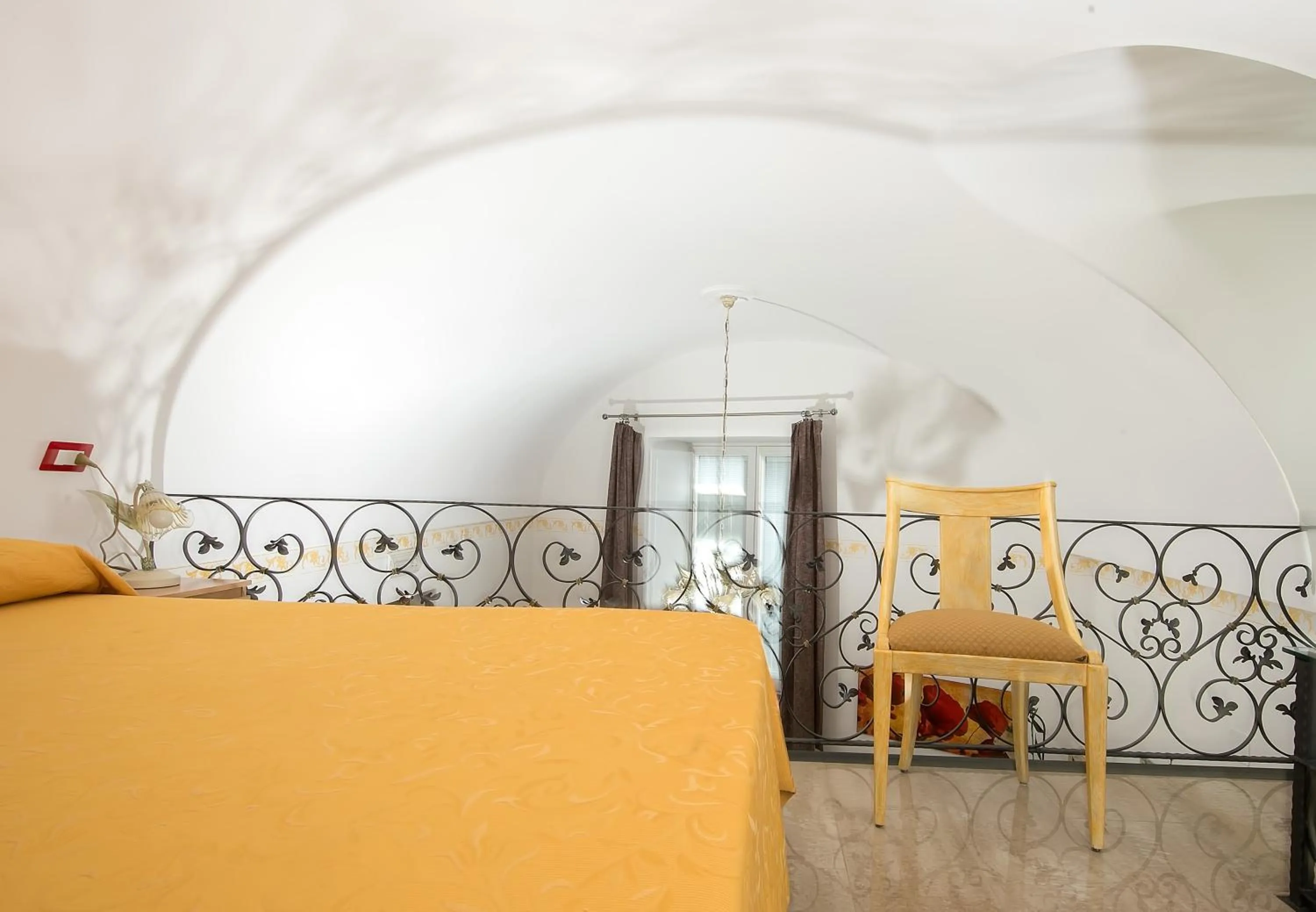 Bed in Capri Dreaming