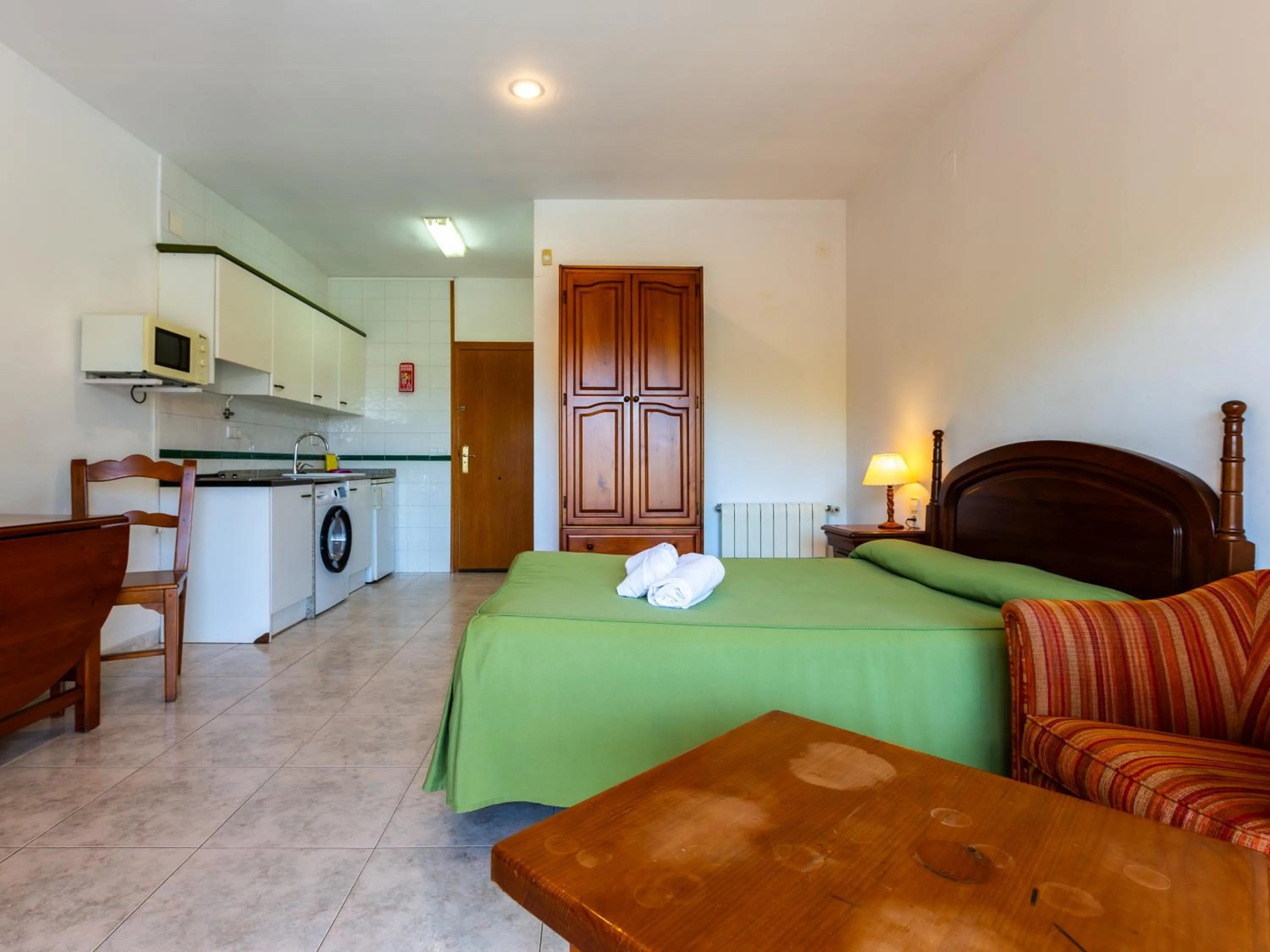 Living room, Bed in Apartamentos Sunway Tara