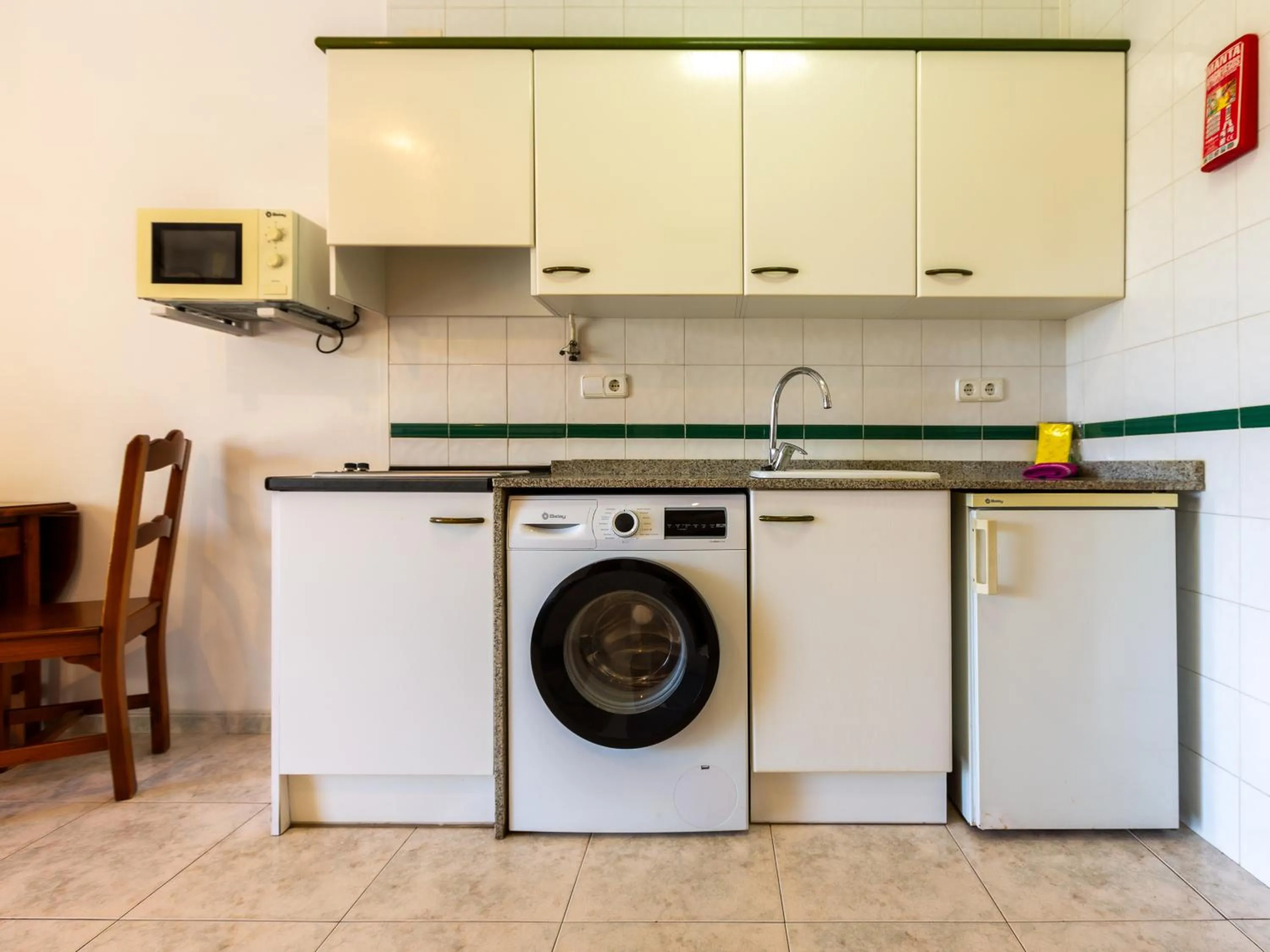 kitchen in Apartamentos Sunway Tara