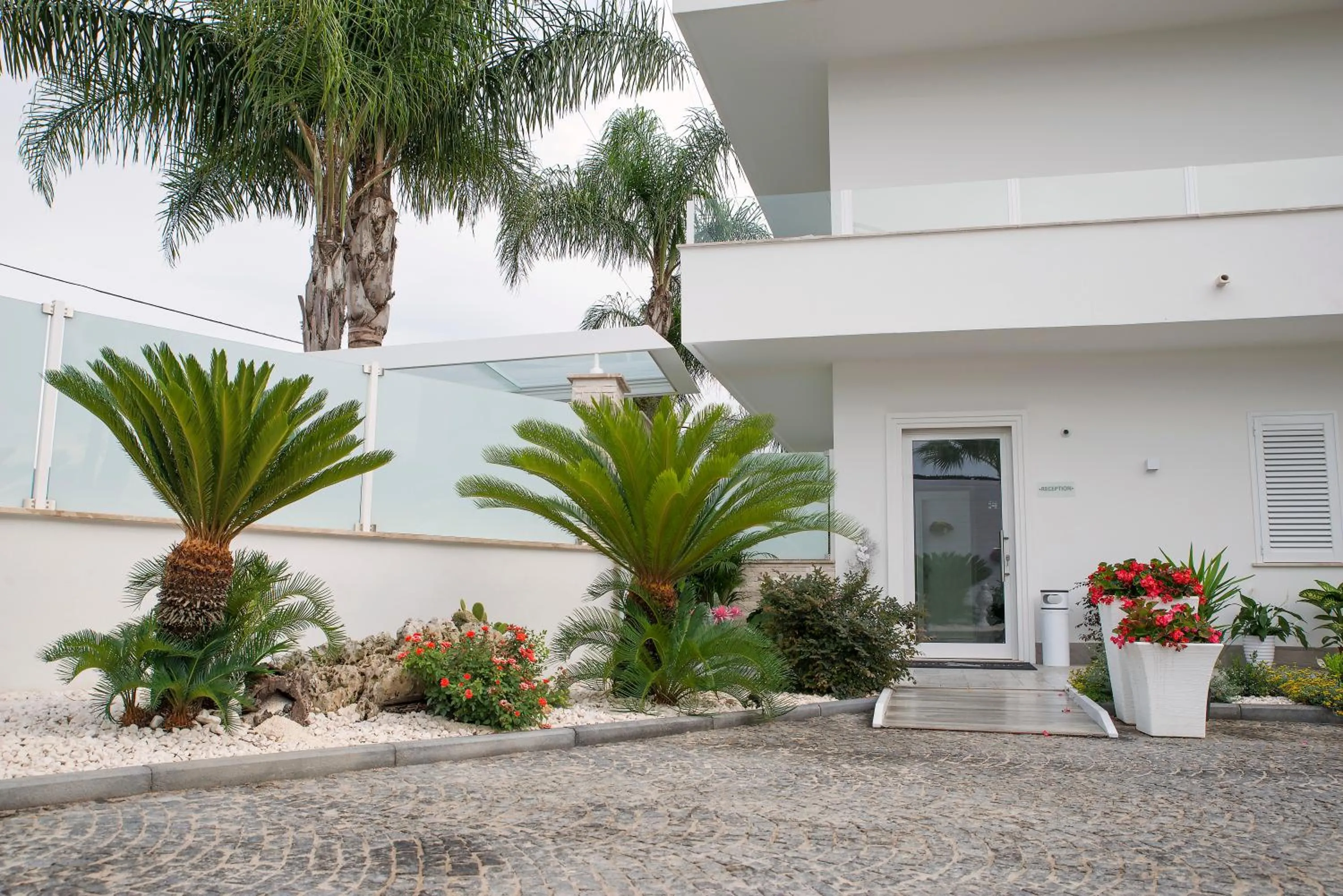 Facade/entrance in Hotel America