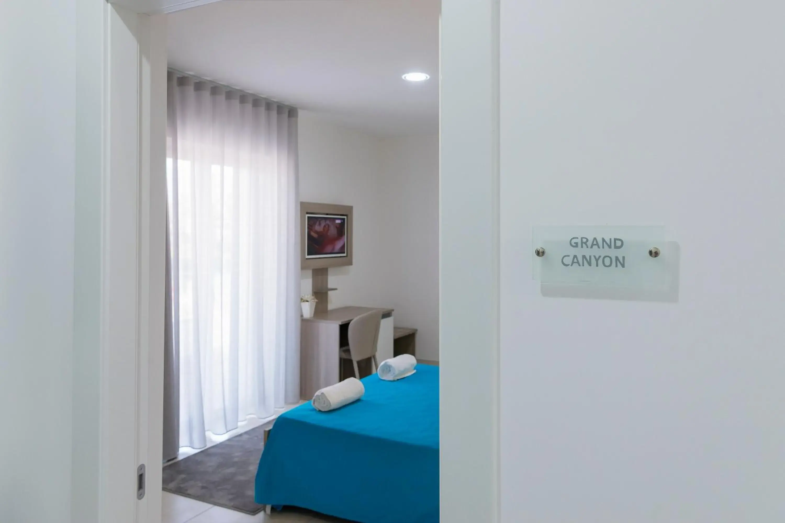 Deluxe Double Room with Extra Bed in Hotel America Deluxe Double Room with Extra Bed in Hotel America