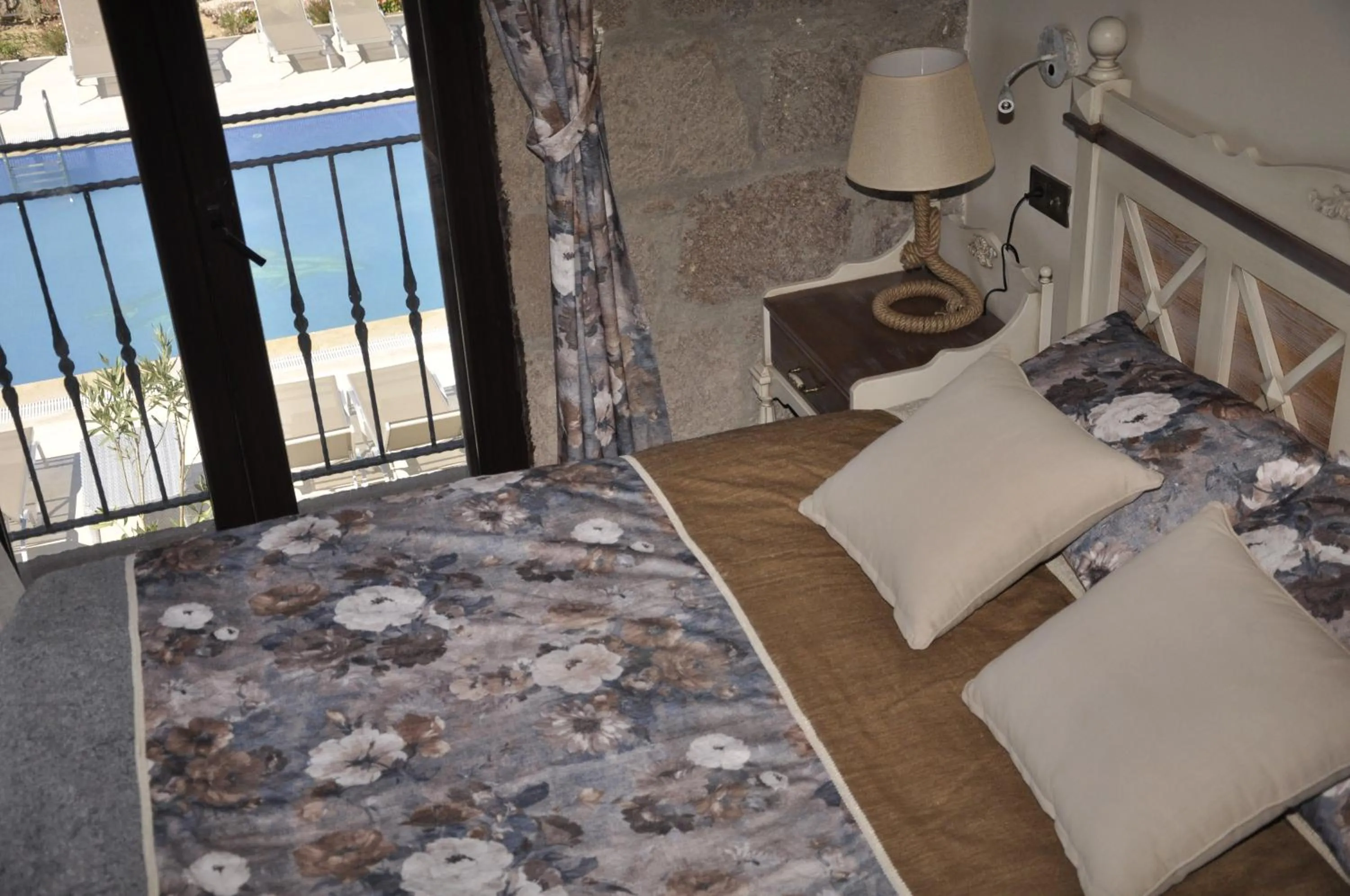 Bed in Assos Sunaba Kasri Hotel