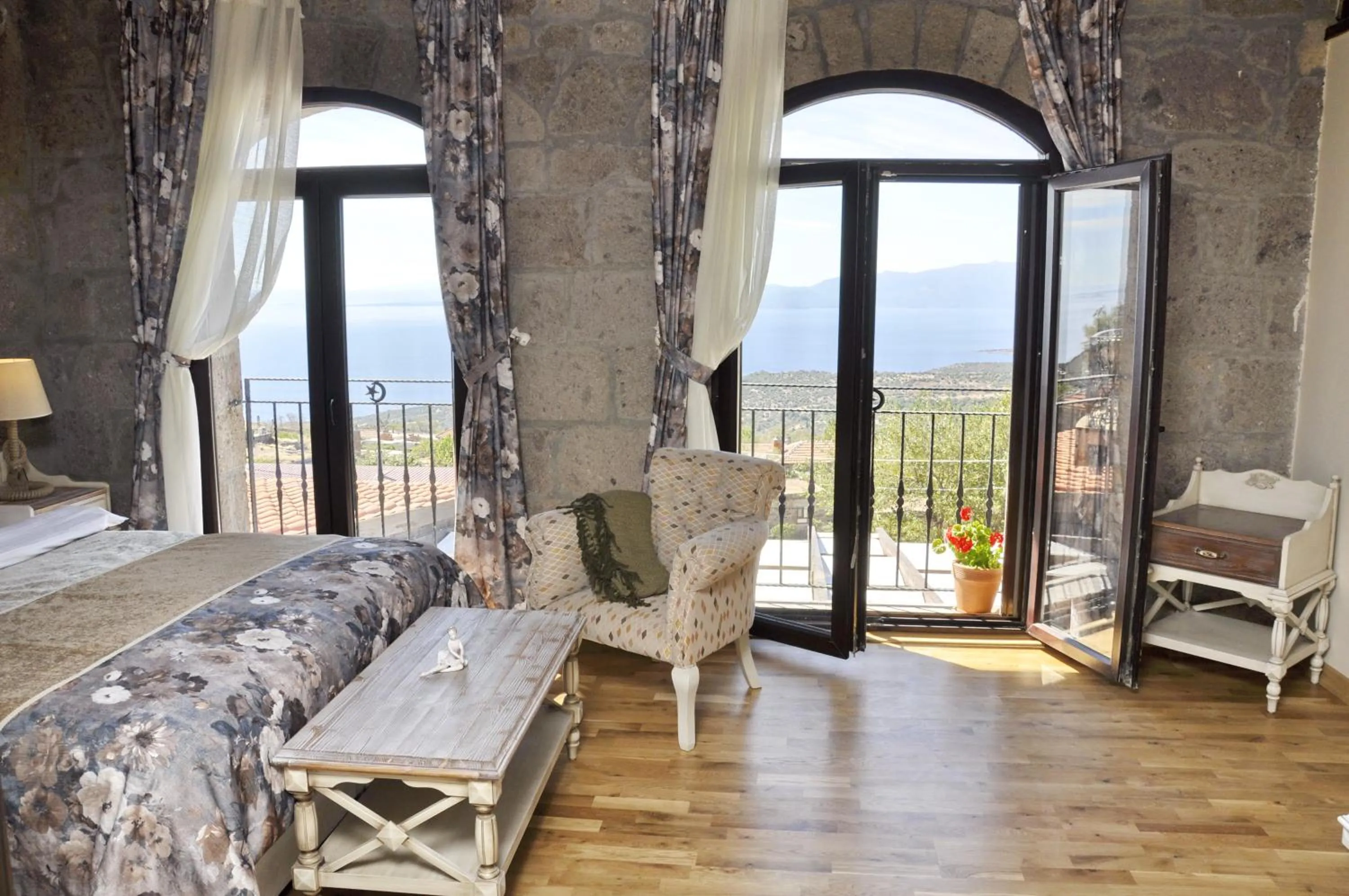 View (from property/room), Bed in Assos Sunaba Kasri Hotel