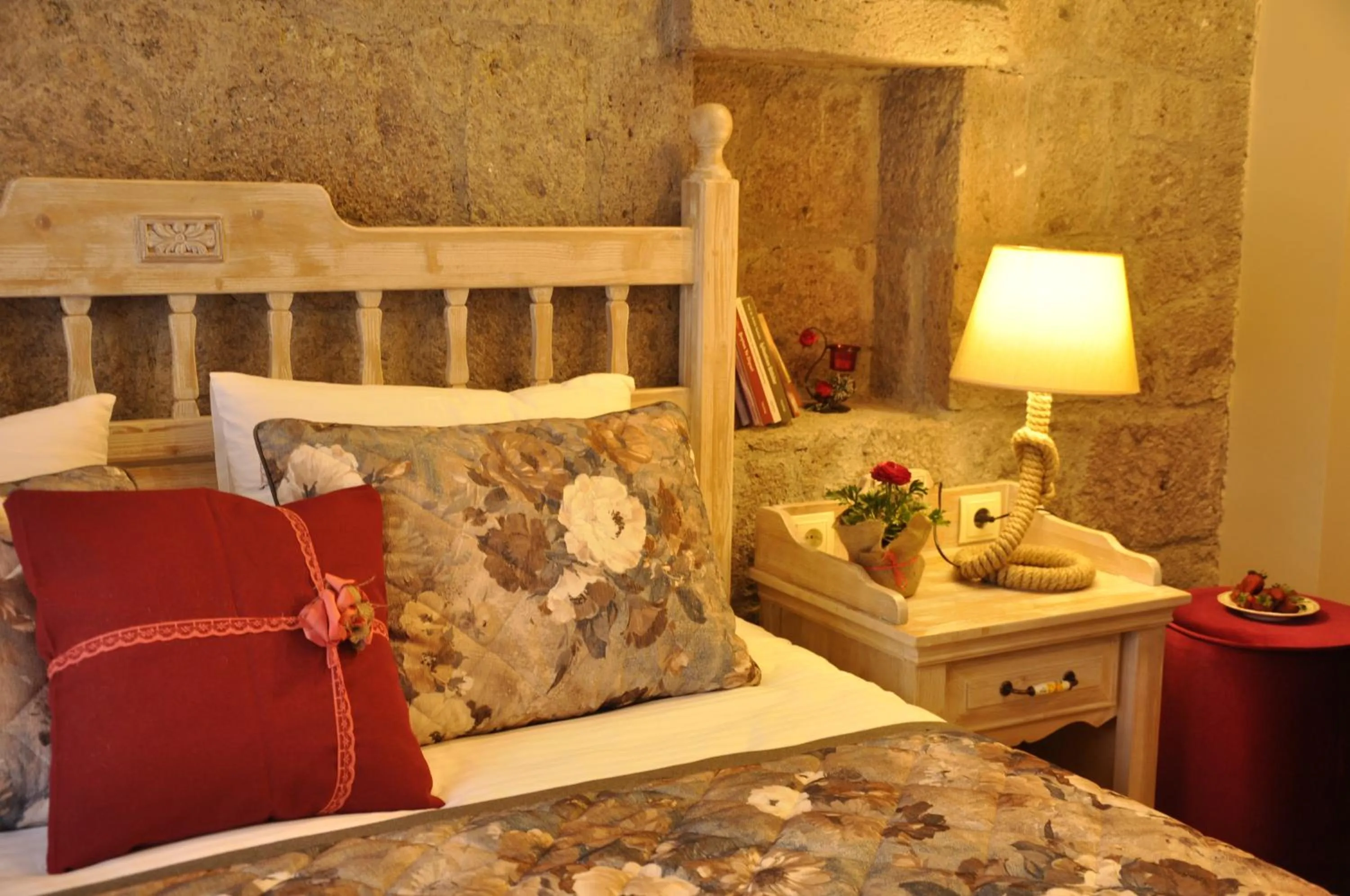 Photo of the whole room, Bed in Assos Sunaba Kasri Hotel