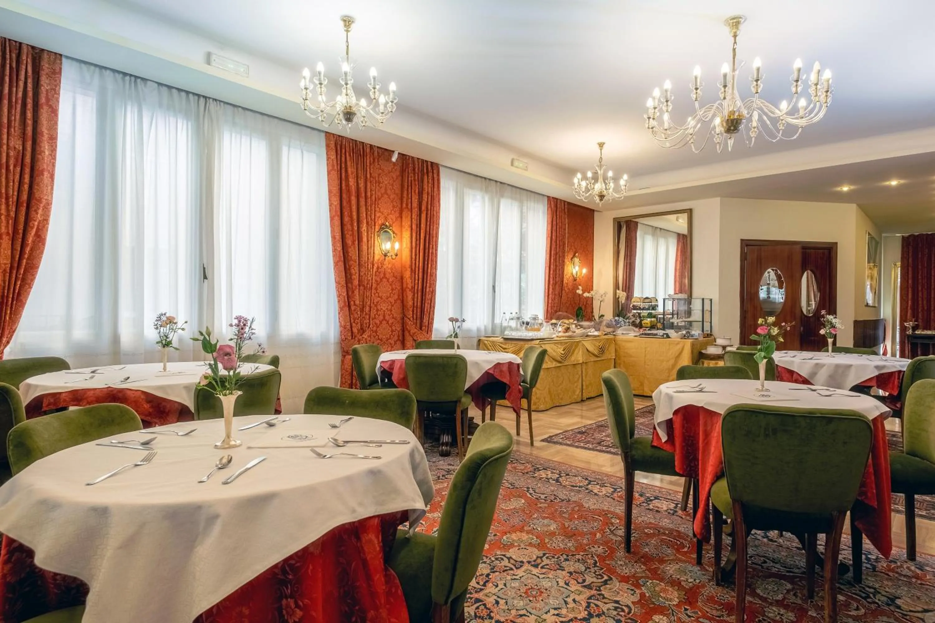 Restaurant/places to eat in Hotel Rigel