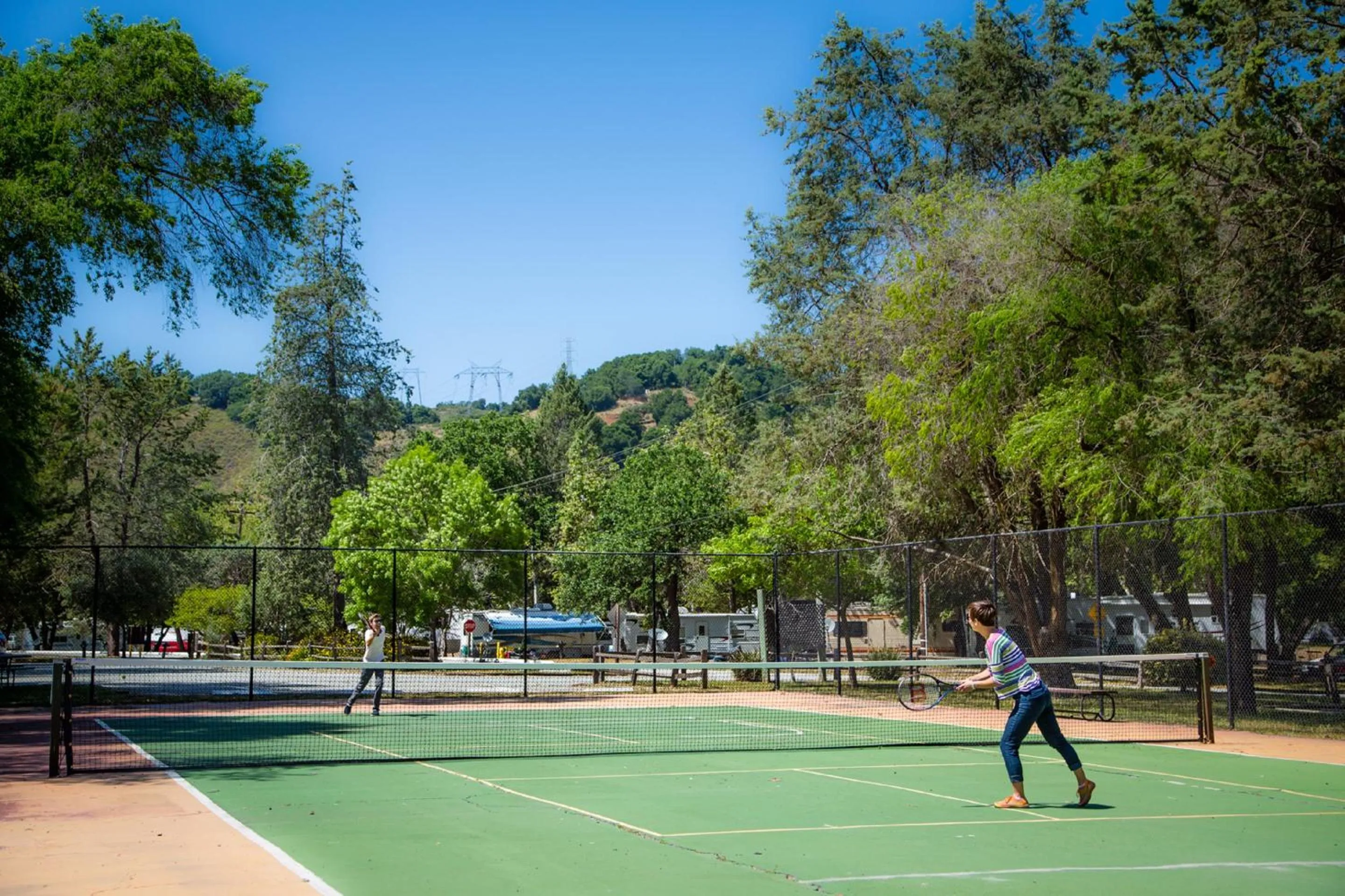 Tennis court in Morgan Hill Camping Resort Cabin 1