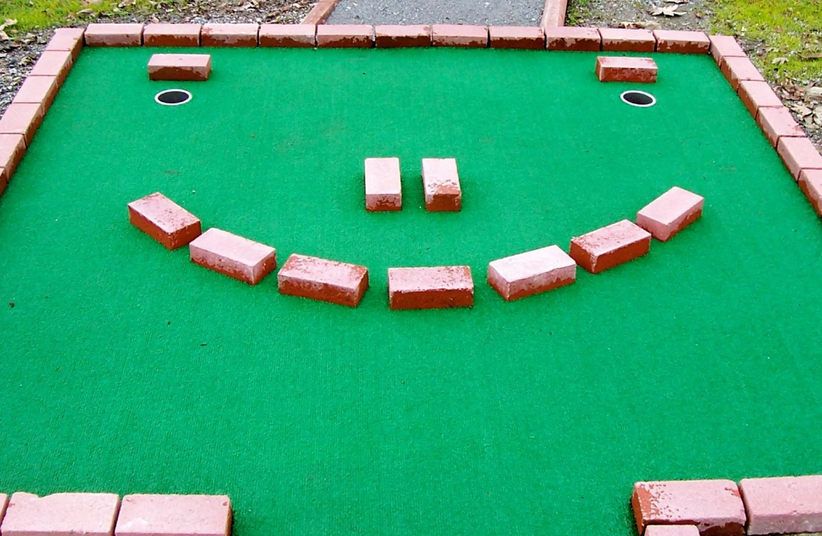 Minigolf in Morgan Hill Camping Resort Cabin 1