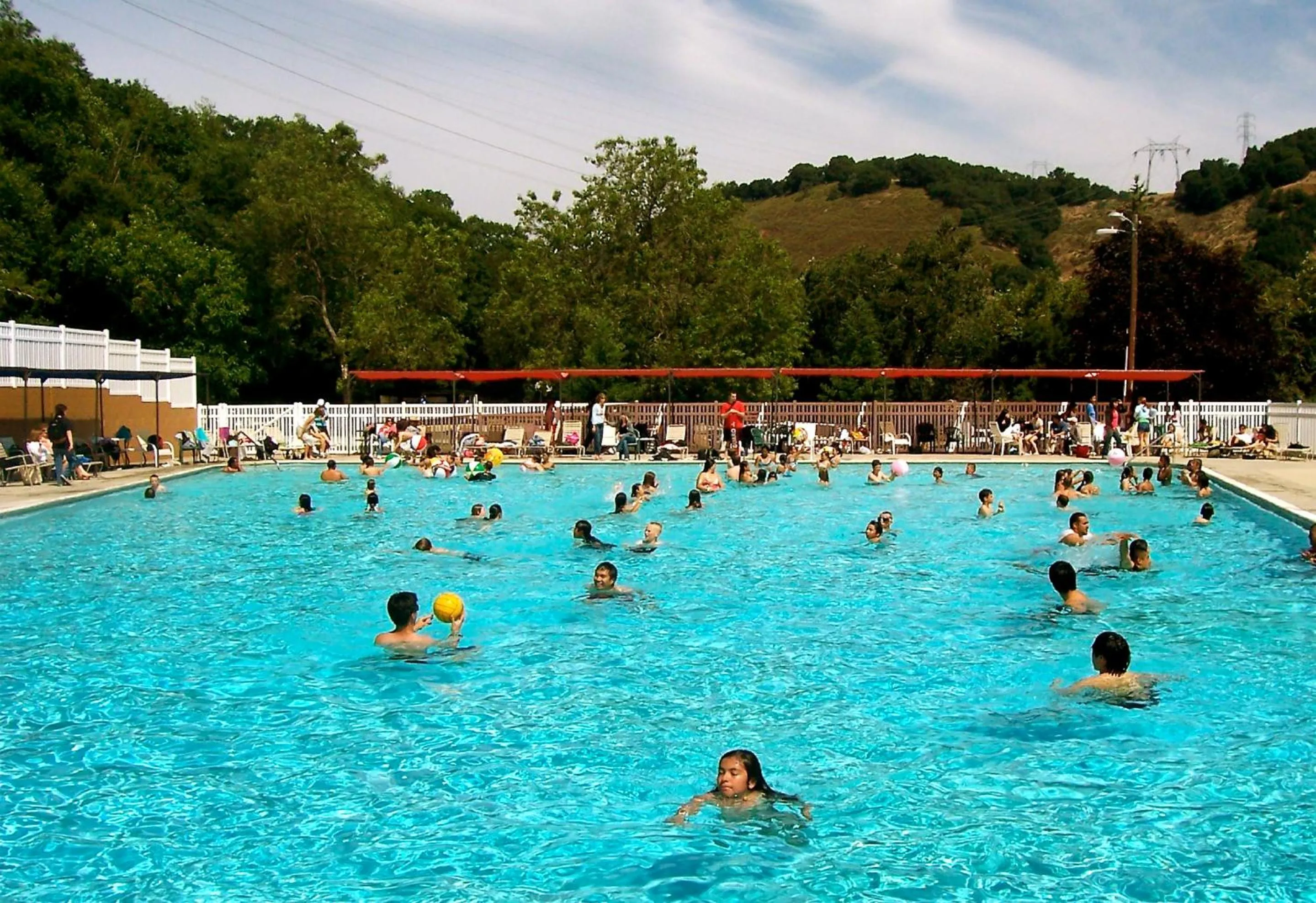 Swimming pool in Morgan Hill Camping Resort Cabin 2