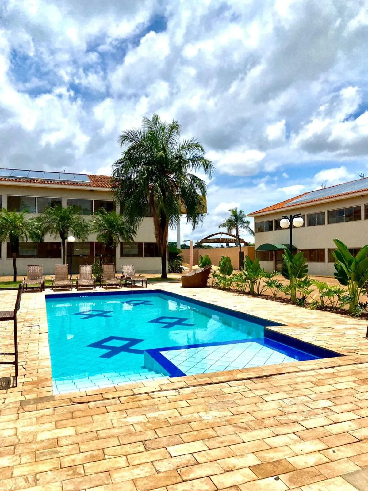 Swimming pool in Savana Park Hotel