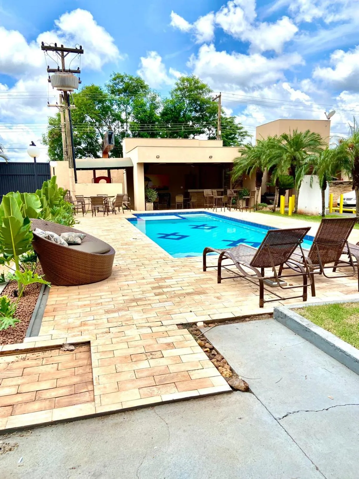 Swimming pool in Savana Park Hotel