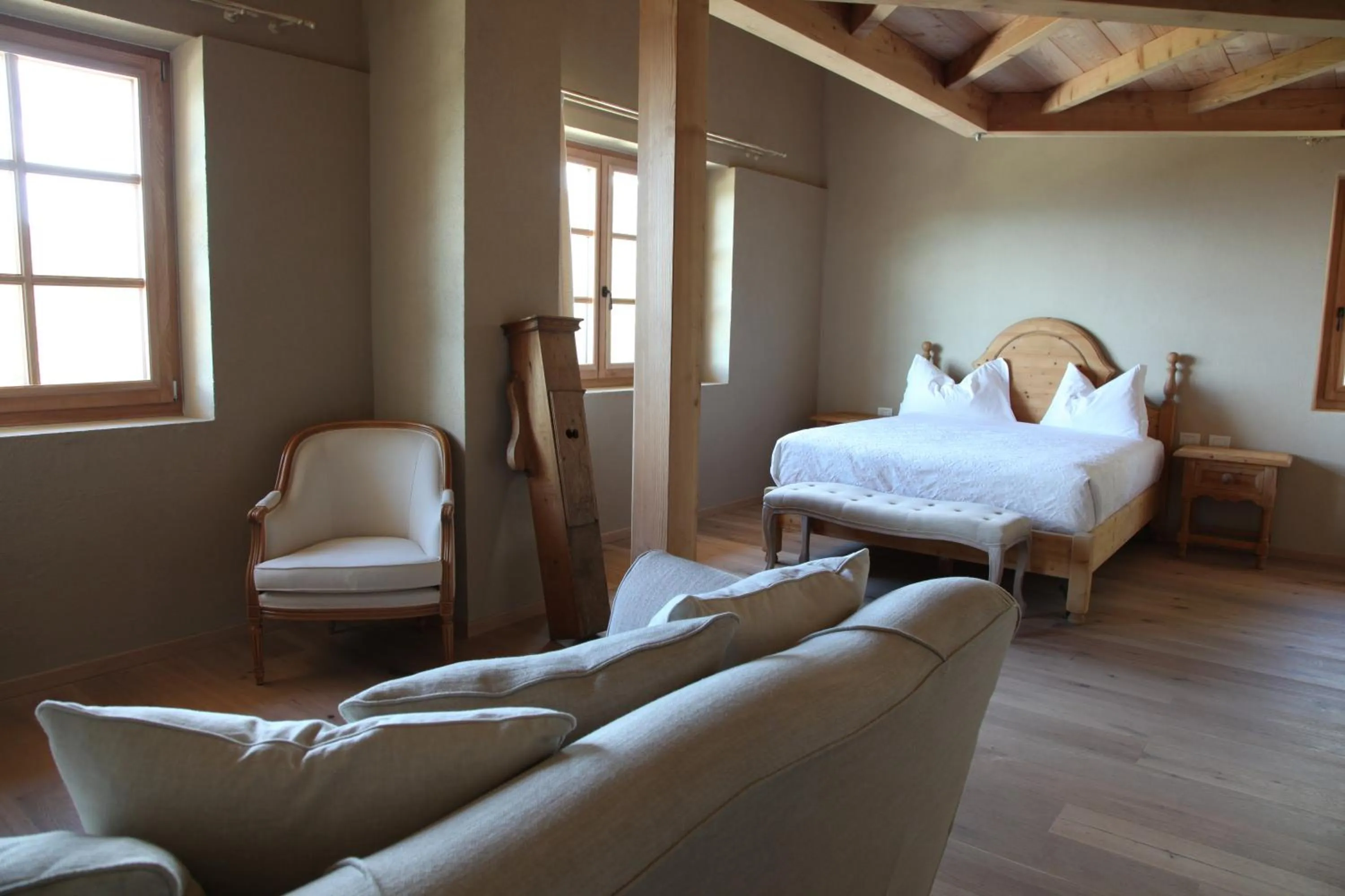 Living room, Bed in Hotel Alle Ciaspole