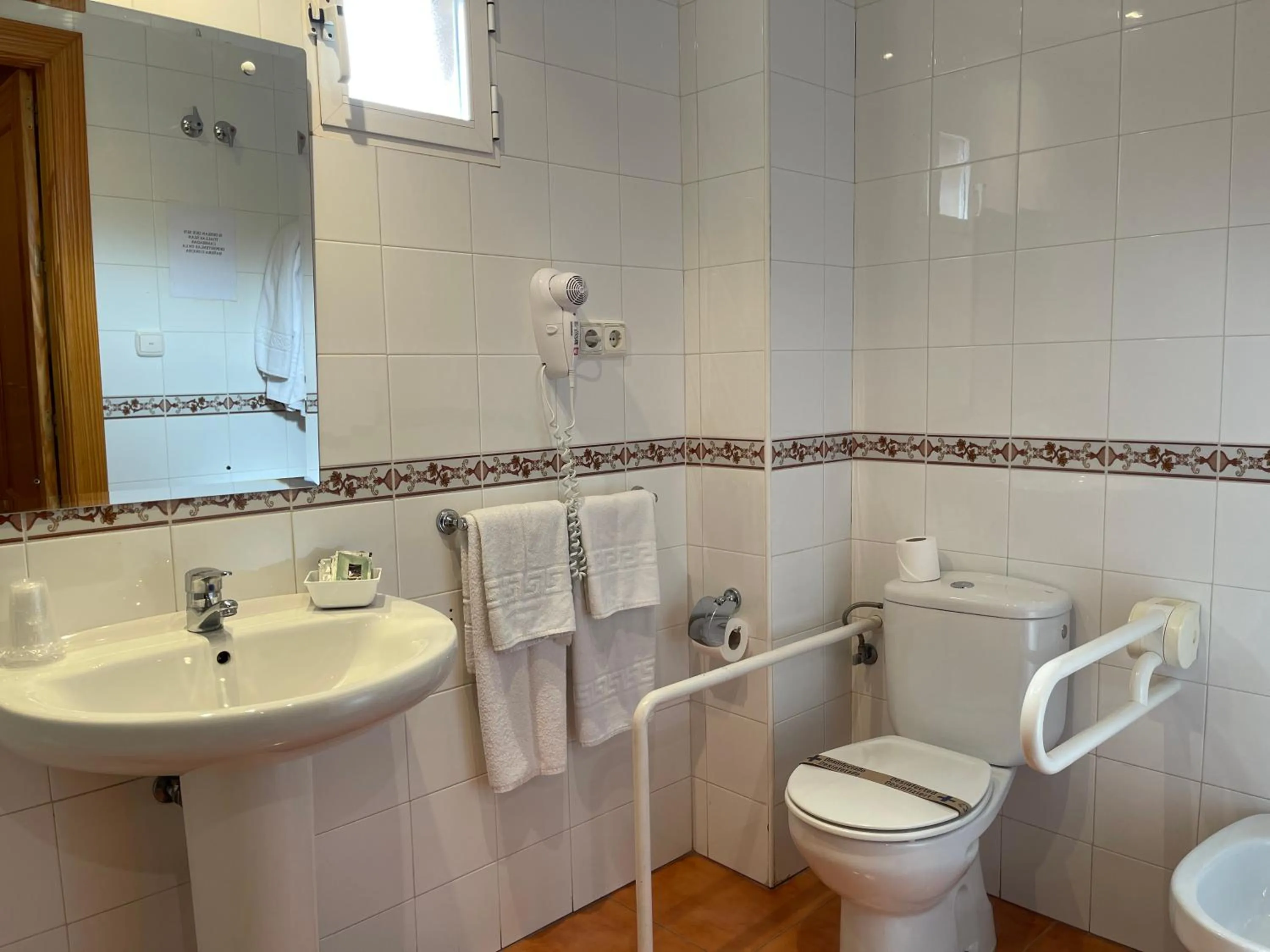 Bathroom in Quéntar Hotel Rural