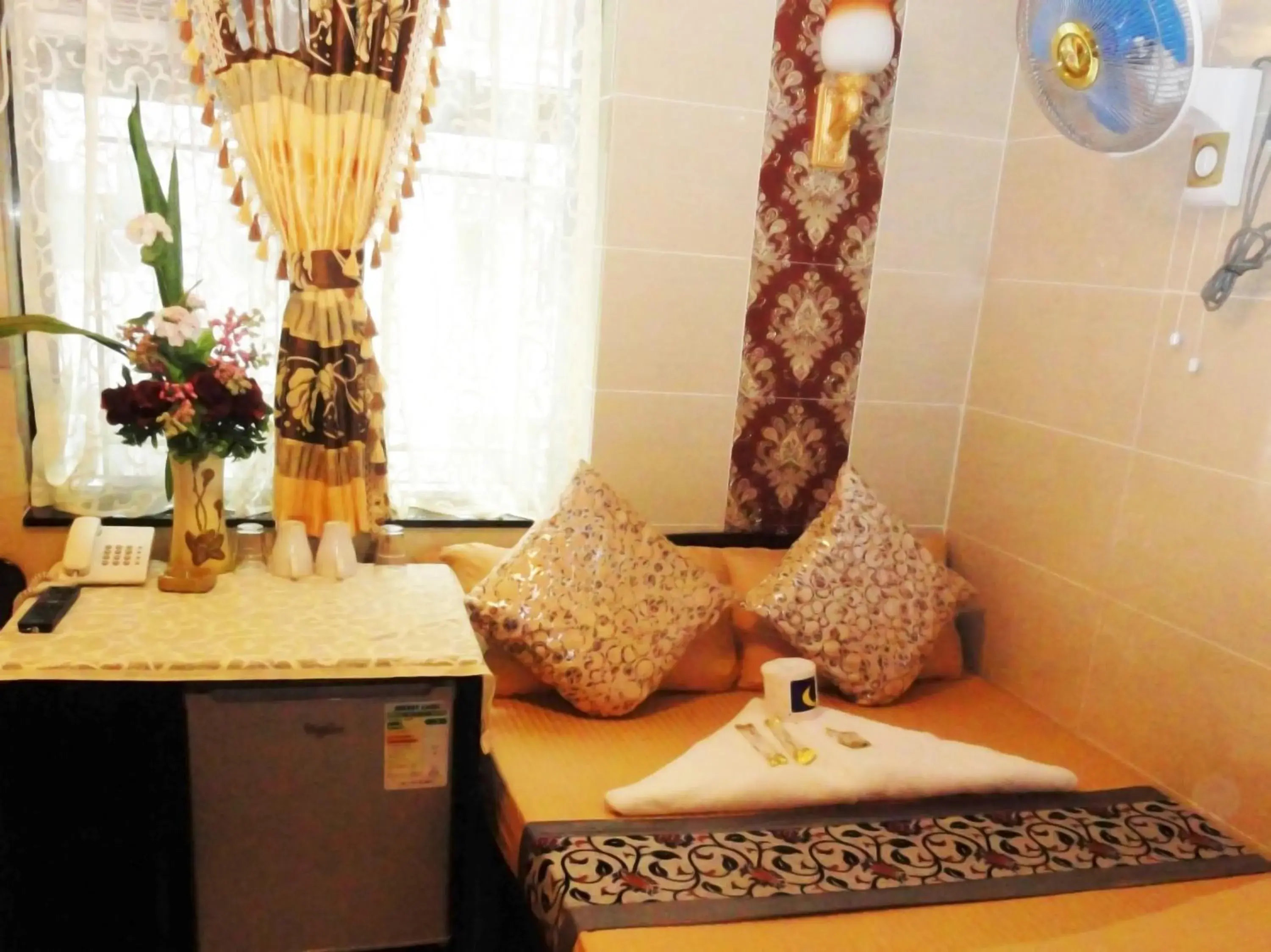 Standard Double Room in City HK Guest House 24 HOUR RECEPTION Block D & E 10TH FLOOR Standard Double Room in City HK Guest House 24 HOUR RECEPTION Block D & E 10TH FLOOR