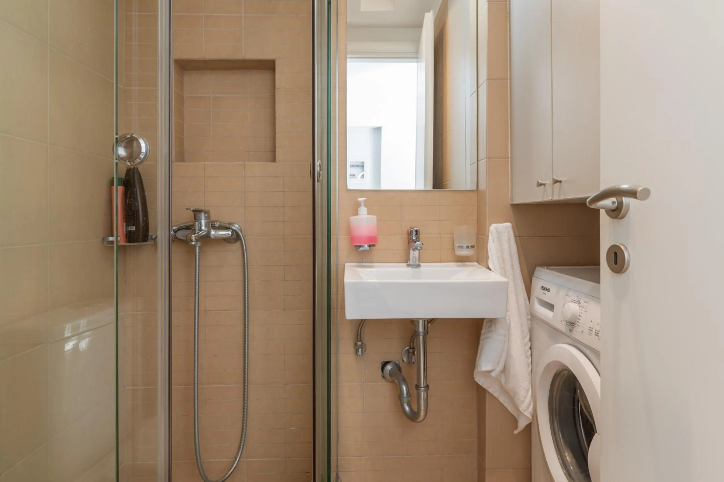 Shower in Elvita Apartments